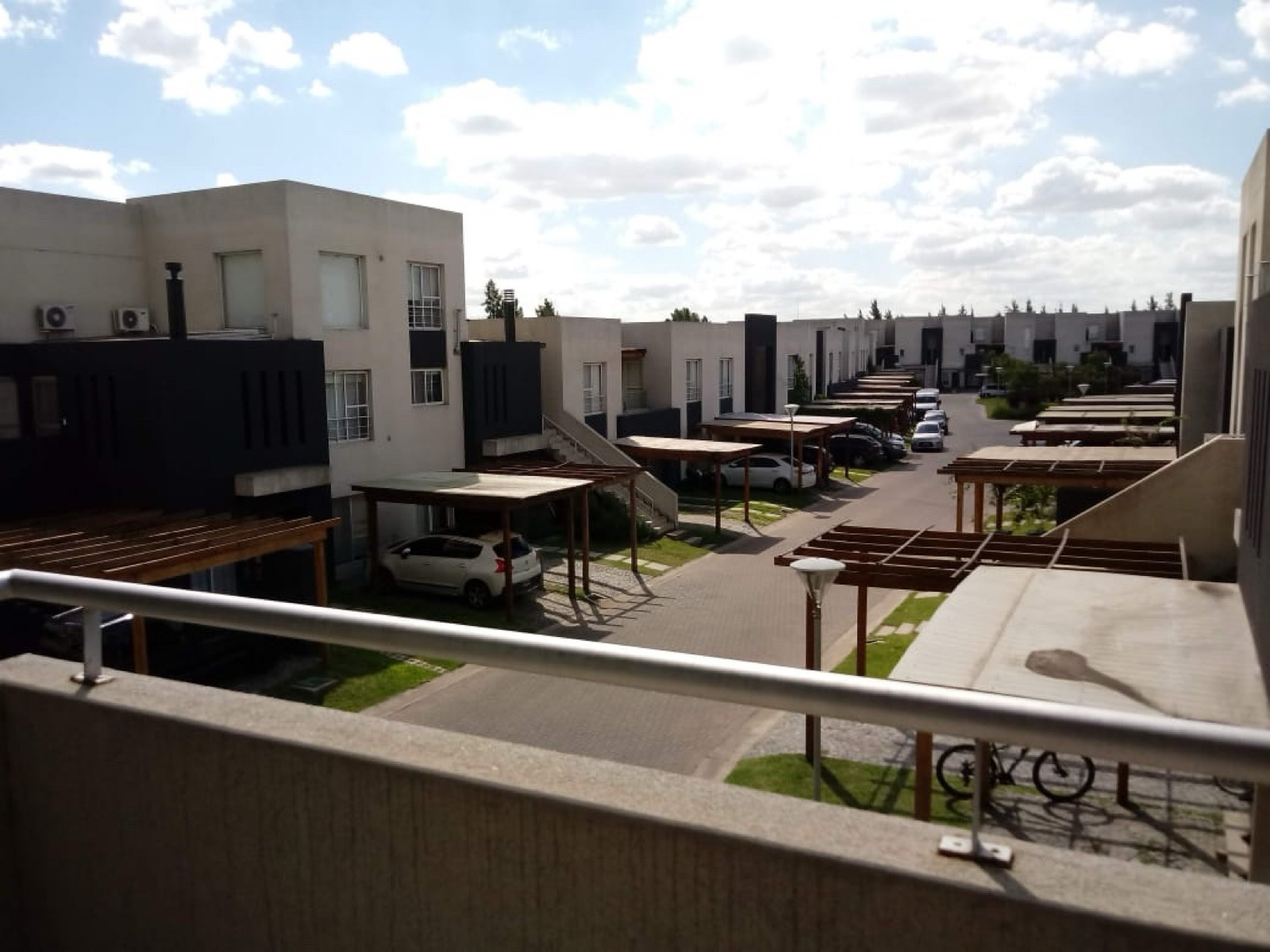 Two-room apartment with balcony and parking in Tigre Centro