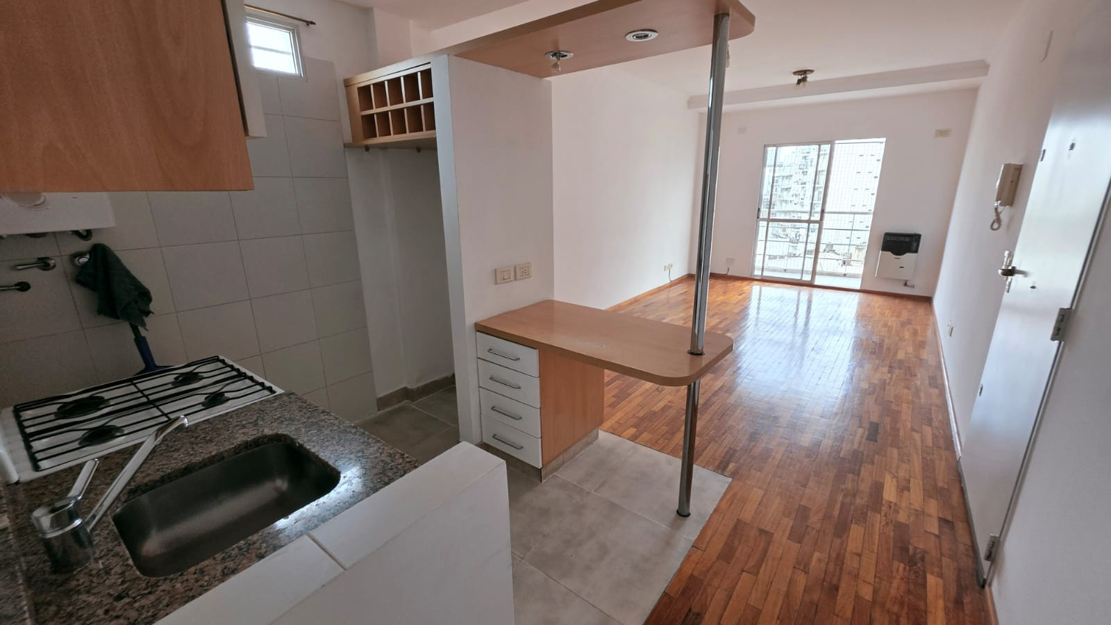 Apartamento de dois ambientes com varanda em Villa del Parque