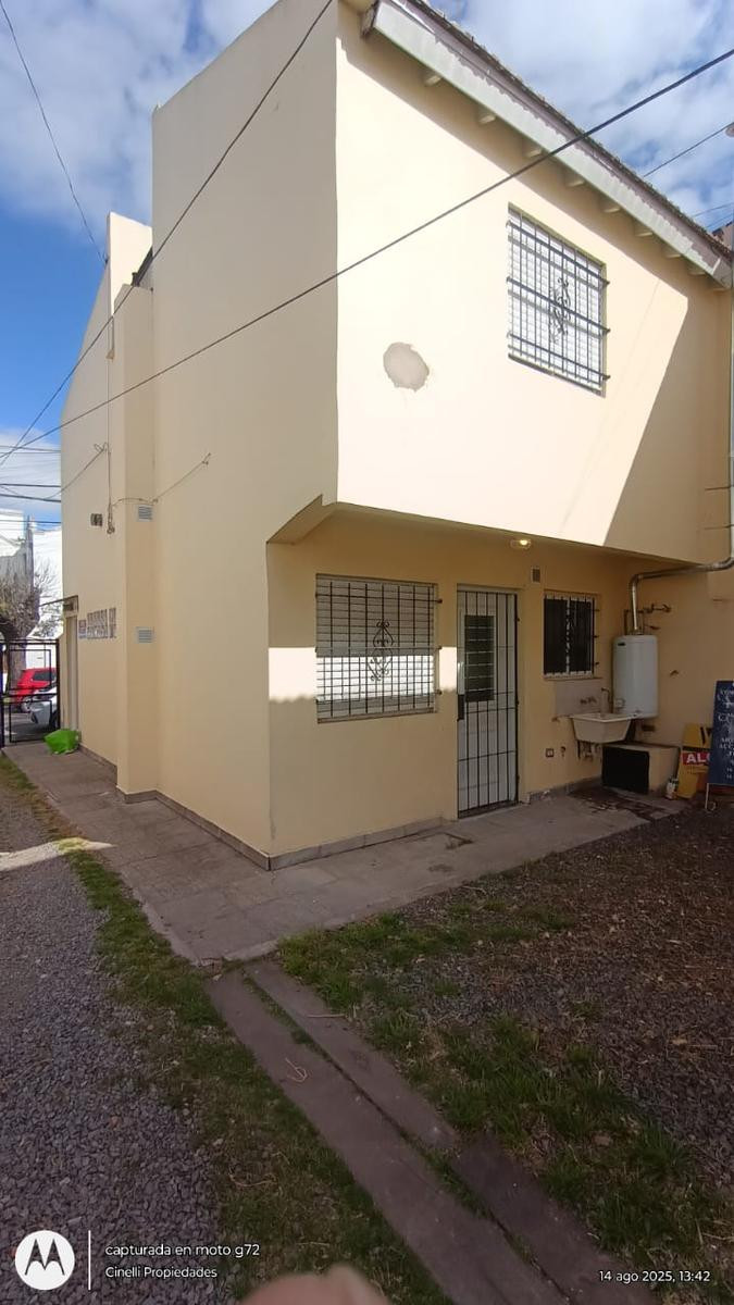 PH de 2 plantas con 1 dormitorio en Moreno