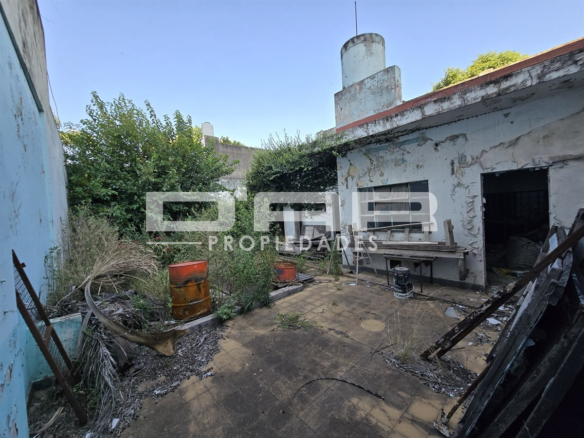 Casa comercial en alquiler en Villa Luro