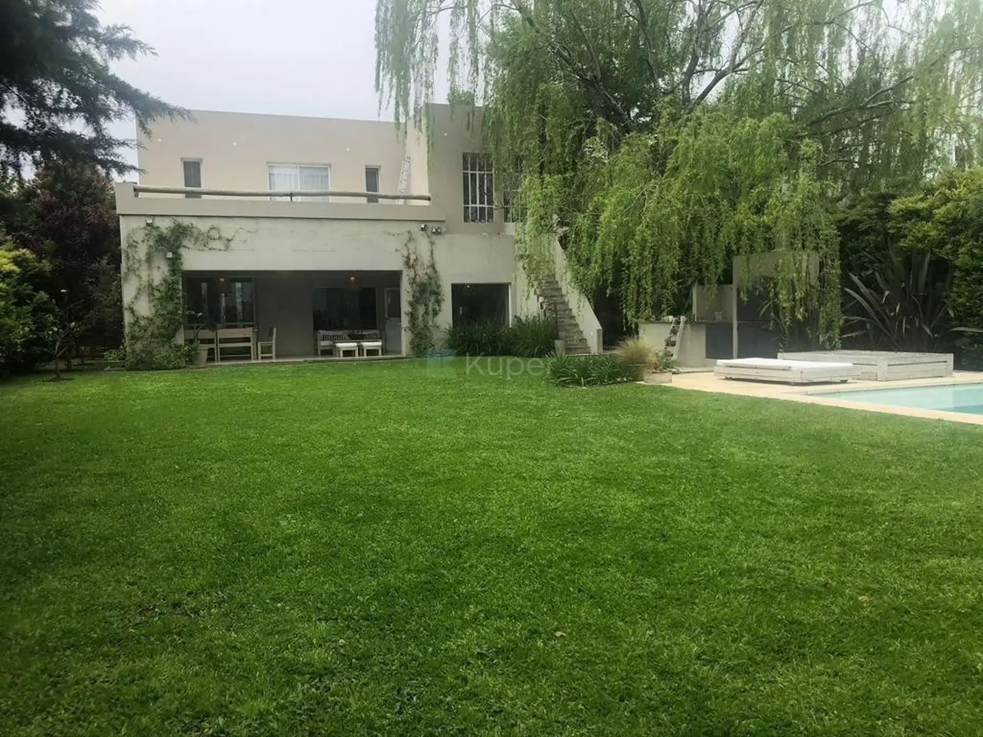 Casa com 3 dormitórios em bairro privado Santa Barbara, Tigre