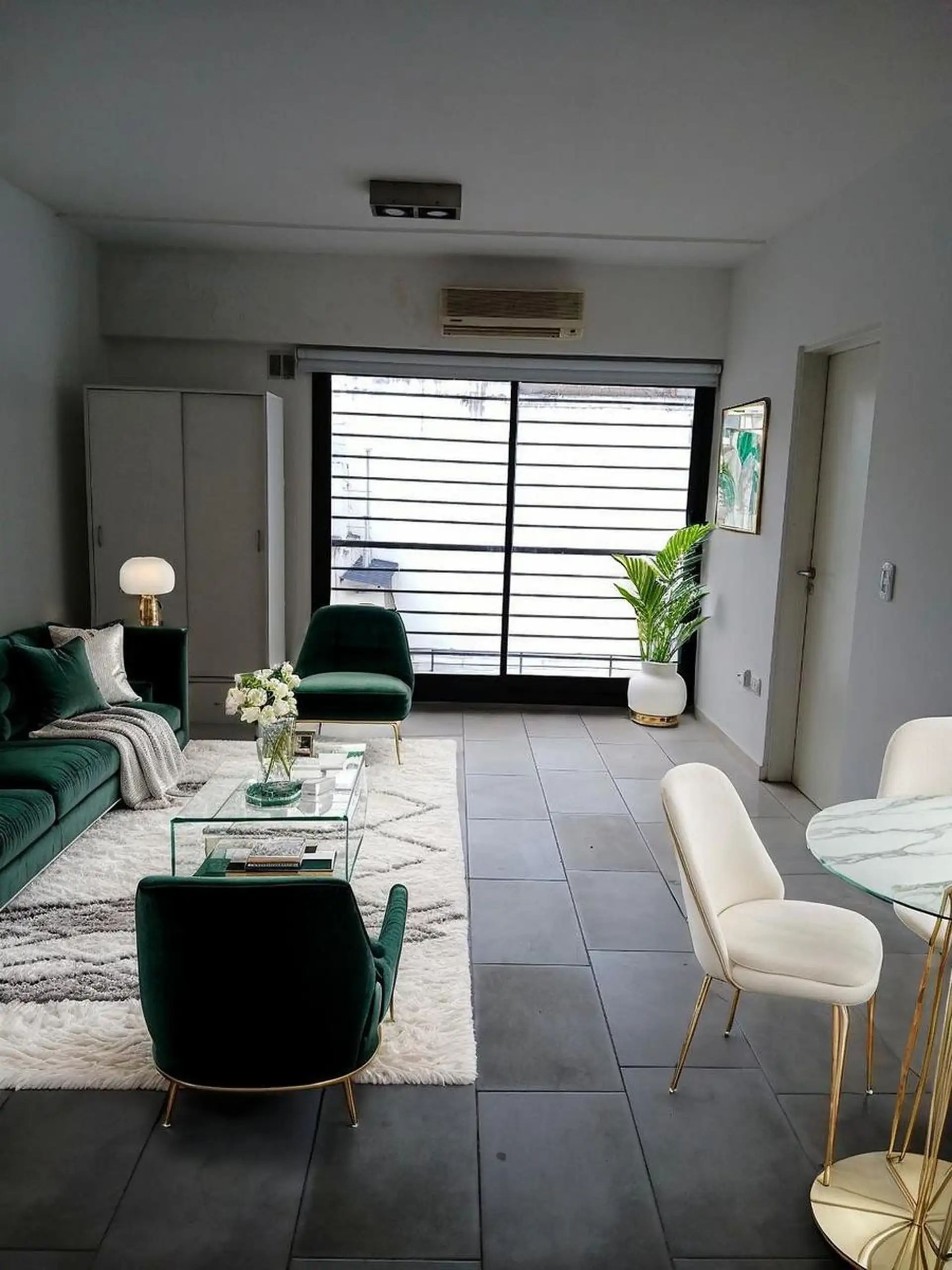 Kitnet com varanda de fundos em Caballito