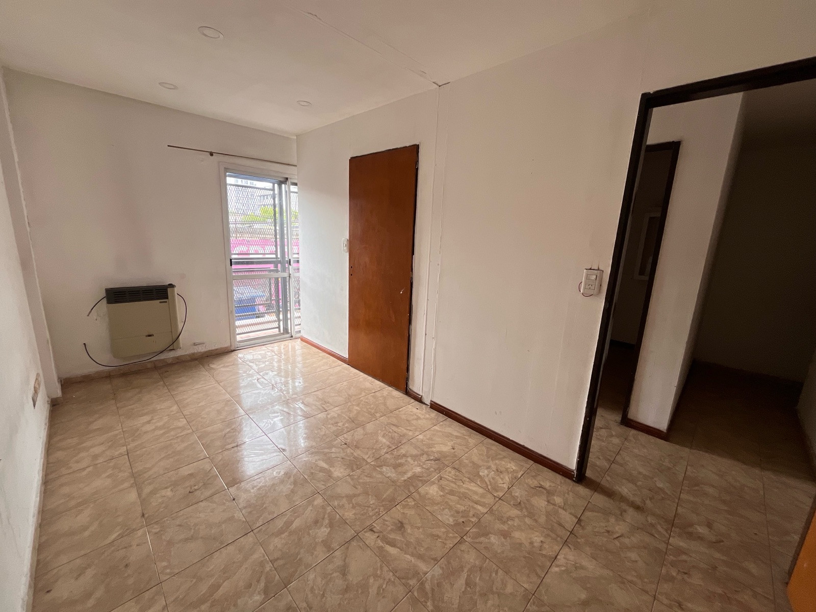 Departamento de 3 ambientes con 2 dormitorios en Moreno