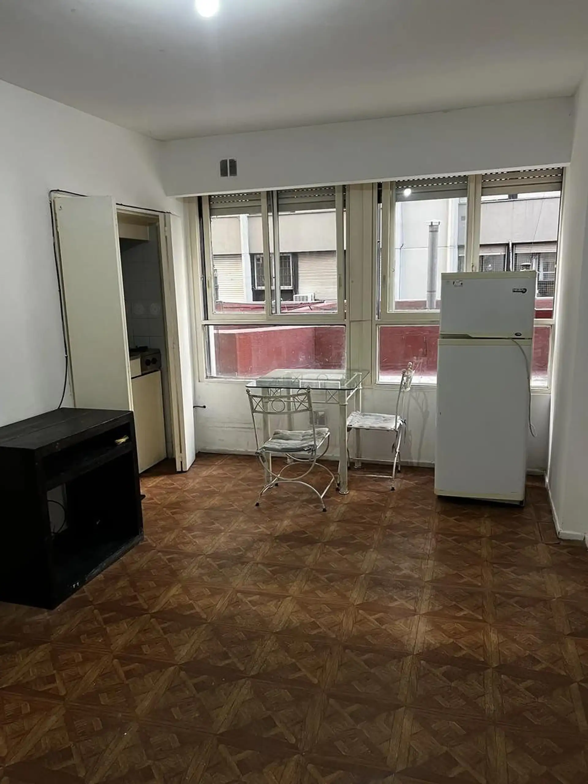 Monoambiente de 1 ambiente contrafrente en Monserrat