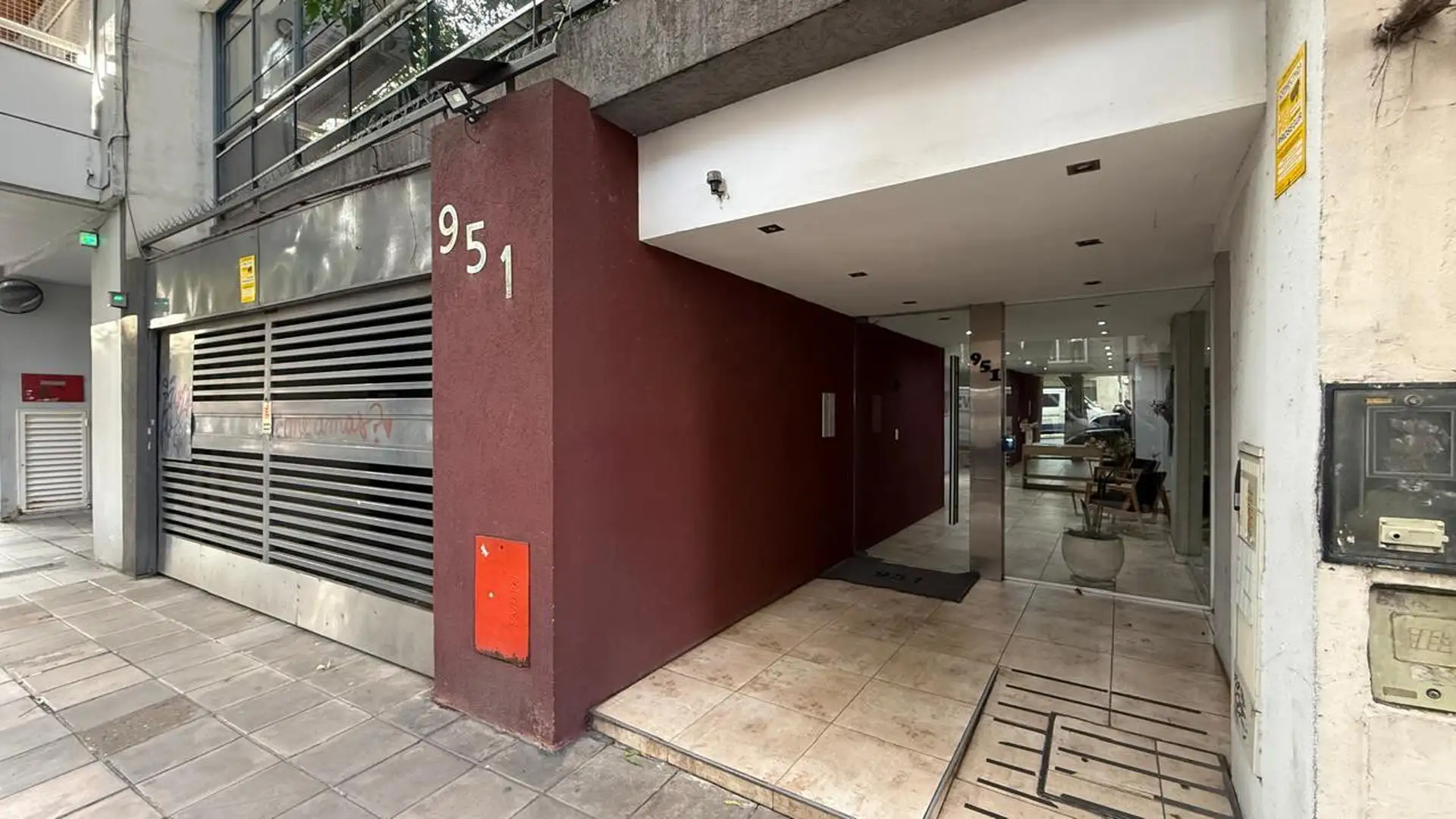 Monoambiente divisible al frente con balcón en Villa Crespo