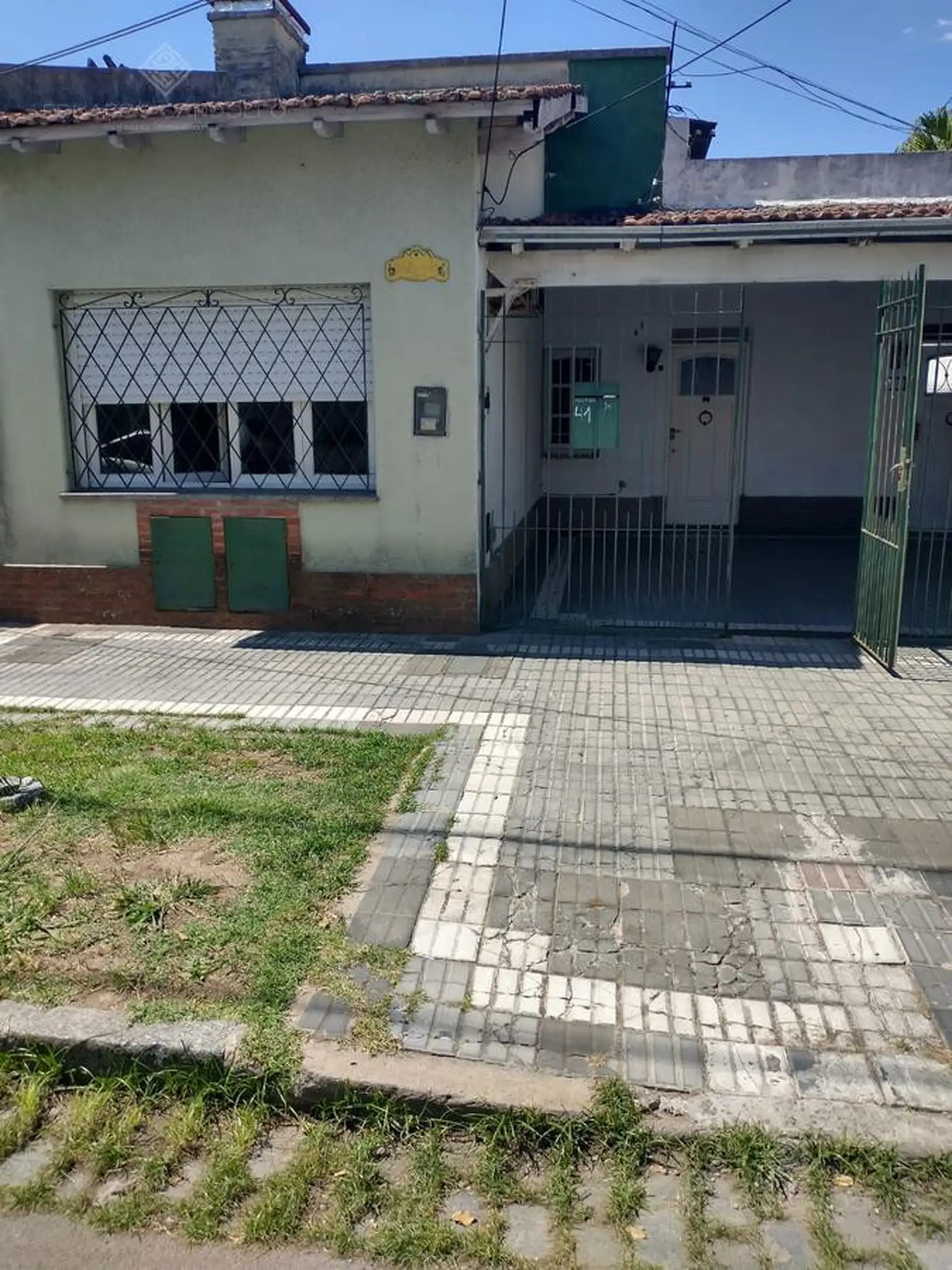 PH com 2 dormitórios em Remedios de Escalada, Lanús