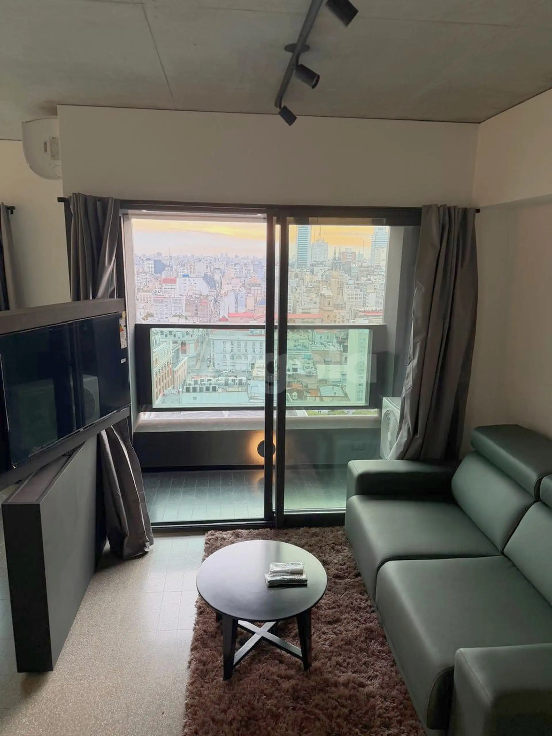 Новая квартира-студия с балконом в Puerto Madero