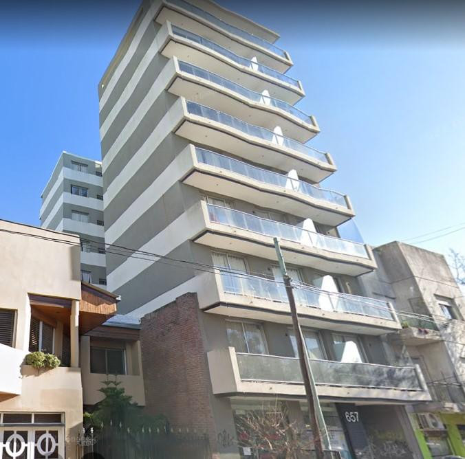 Apartamento de 2 dormitórios no 6º andar em La Plata
