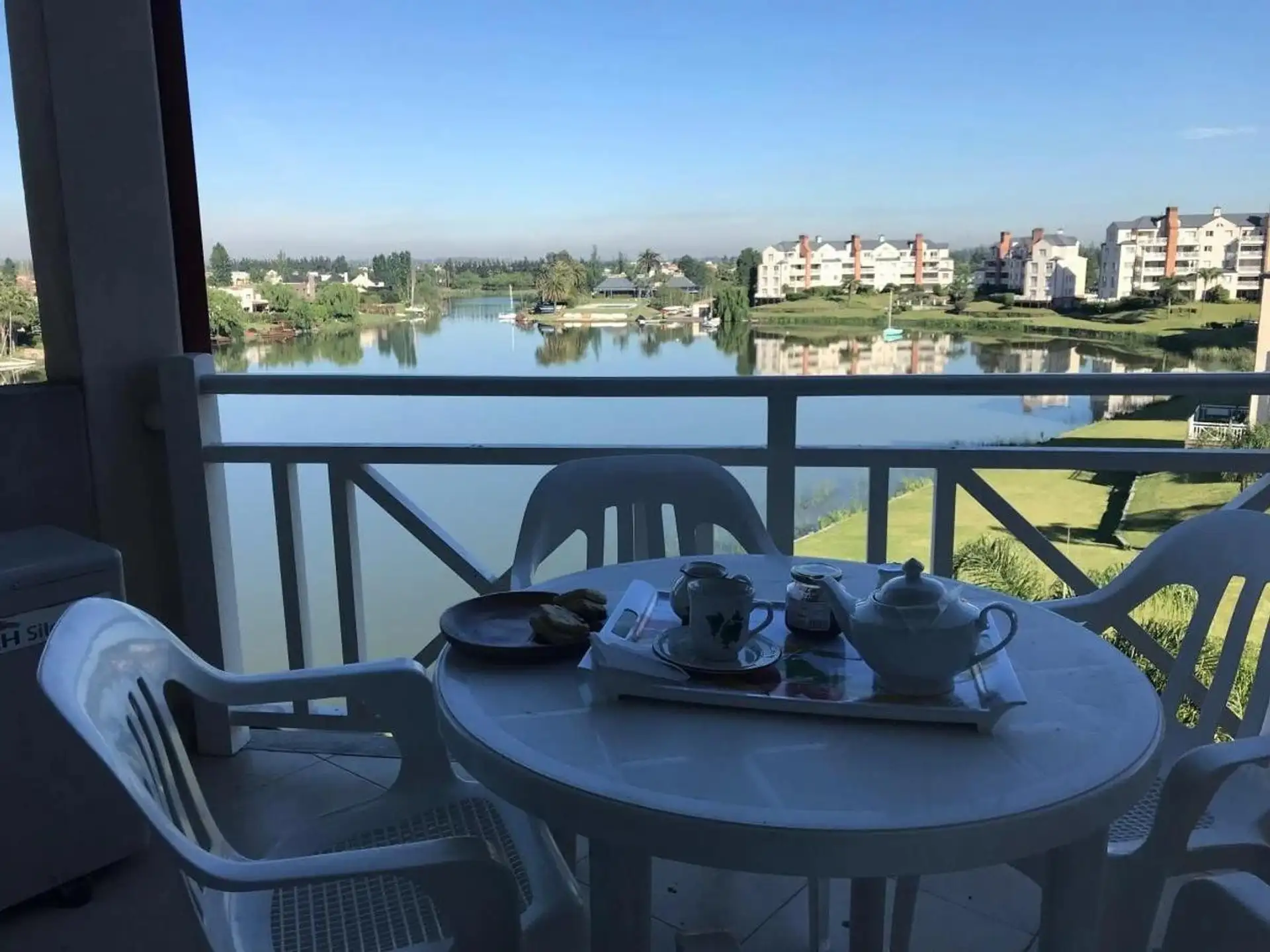 Меблированная дуплекс-квартира с 1 спальней в Tigre Centro