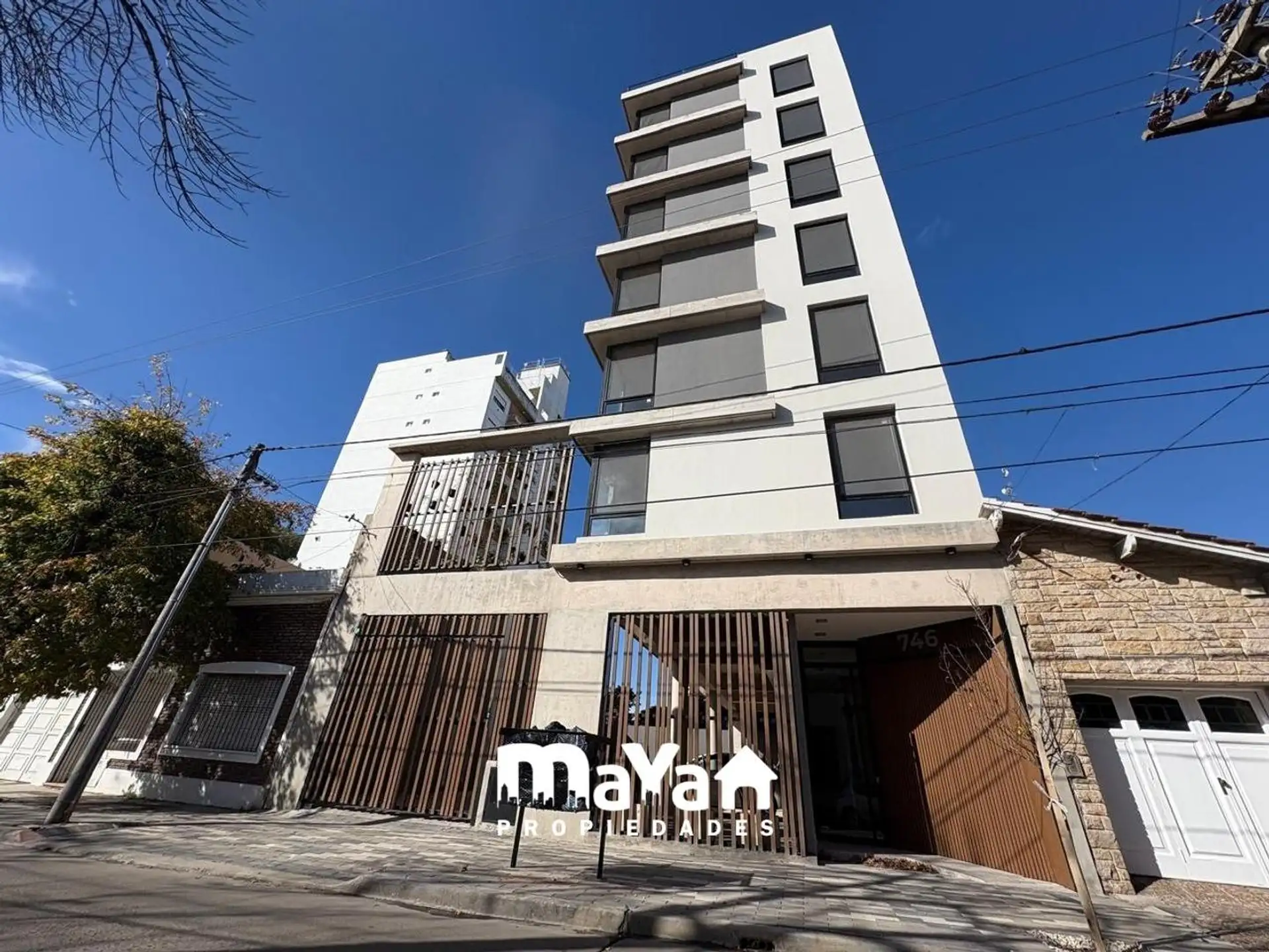 Two-bedroom semi-floor apartment for professional use in Zárate