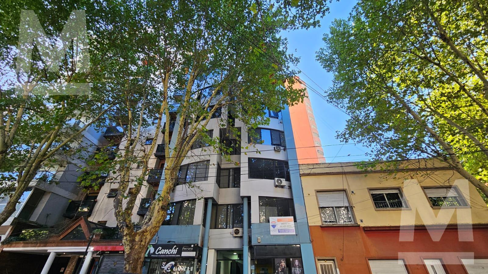 Monoambiente apto oficina en alquiler en La Plata, zona Plaza Paso