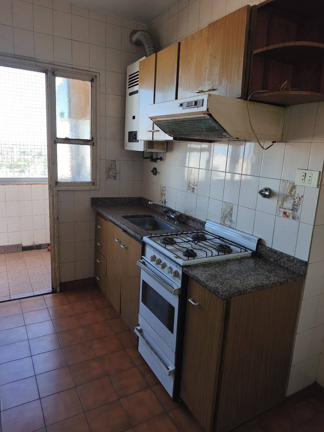 Departamento de 3 ambientes con balcón en Avellaneda