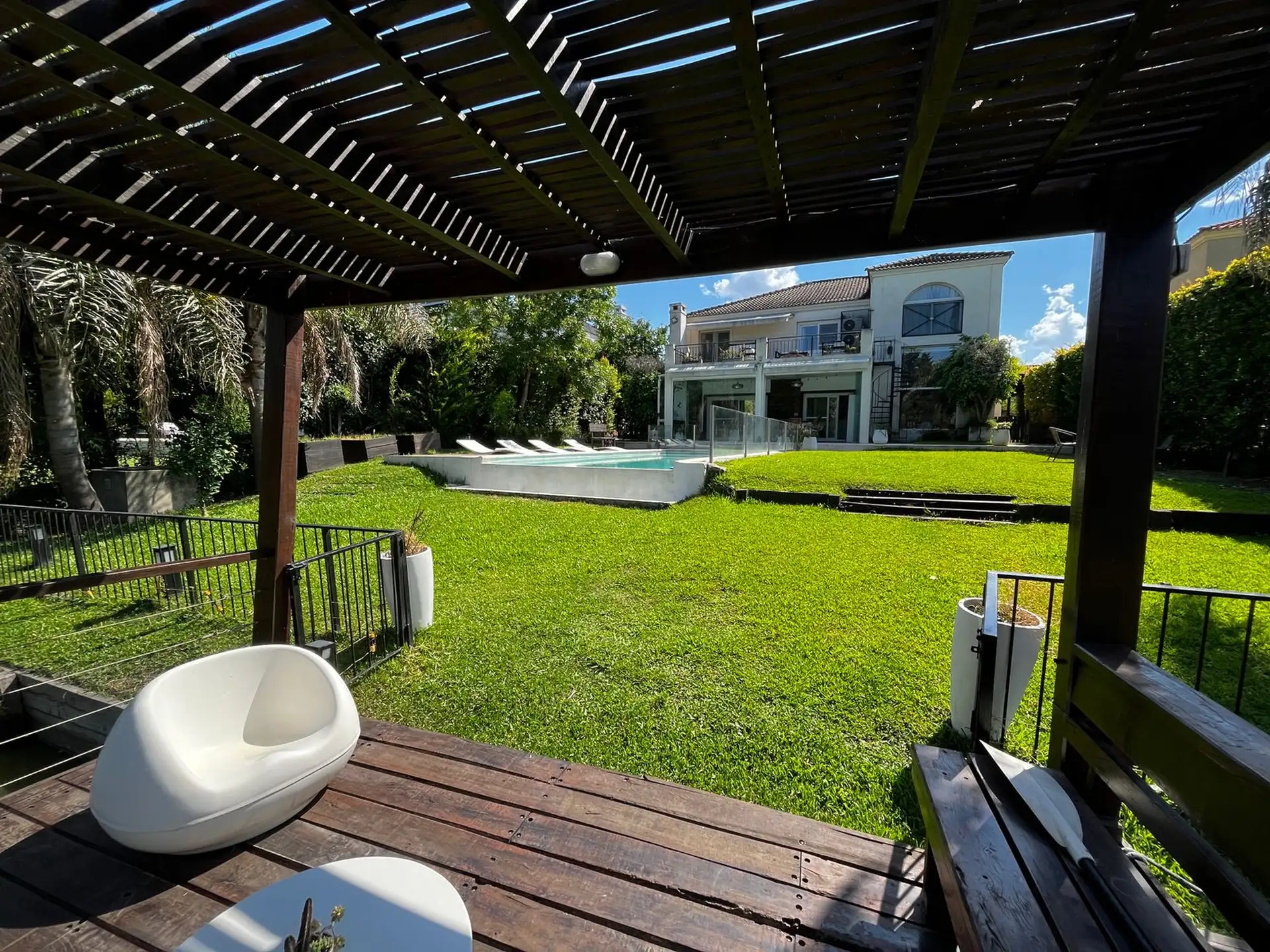 Casa mobiliada com 6 dormitórios em Nordelta (Las Glorietas), Tigre