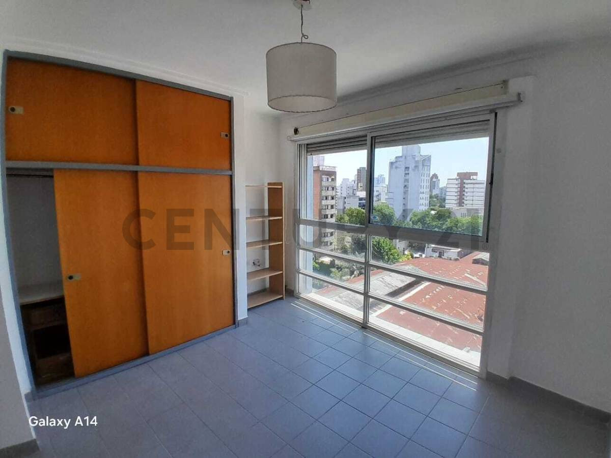 Departamento de 1 dormitorio al frente en La Plata