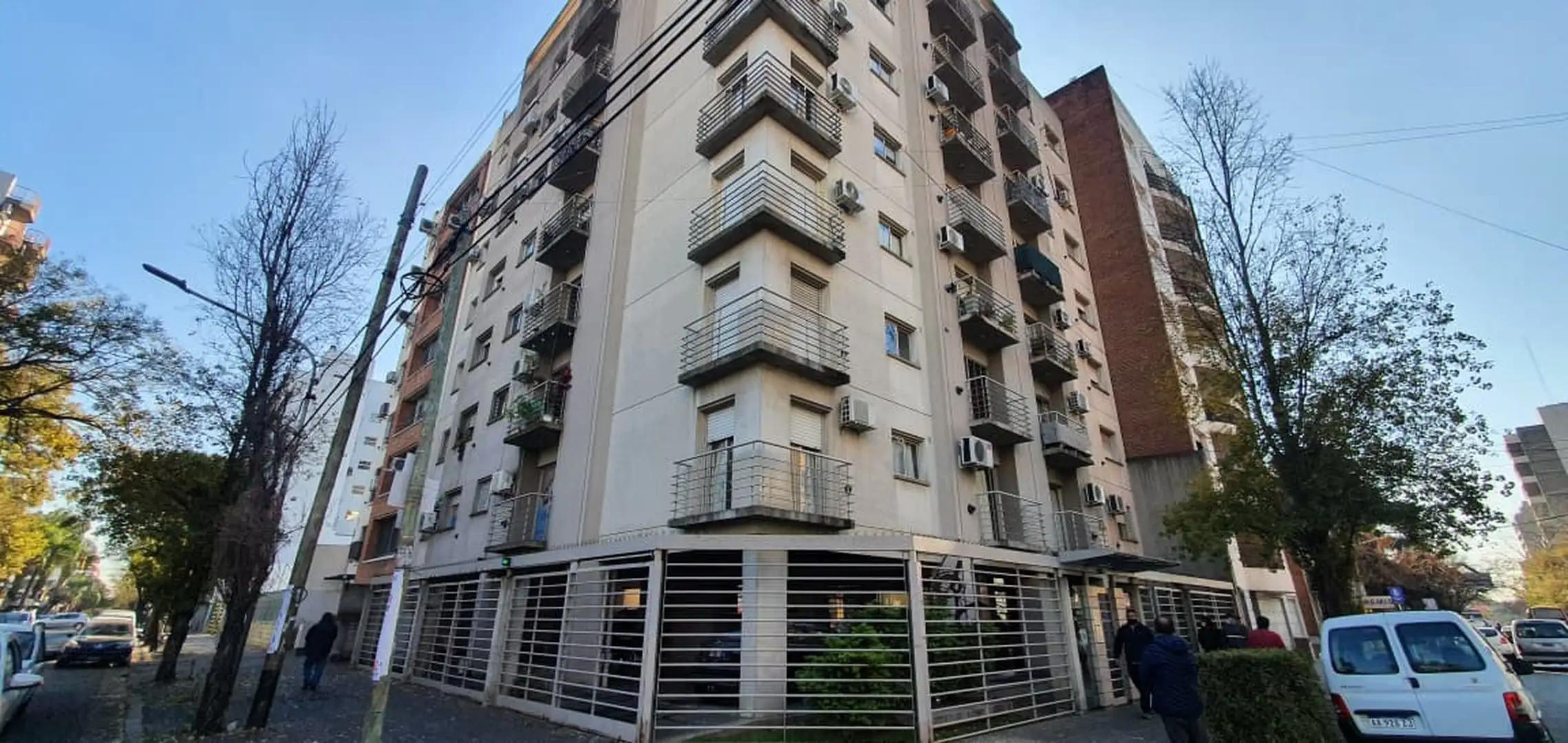 Apartamento de dois ambientes para alugar em Morón