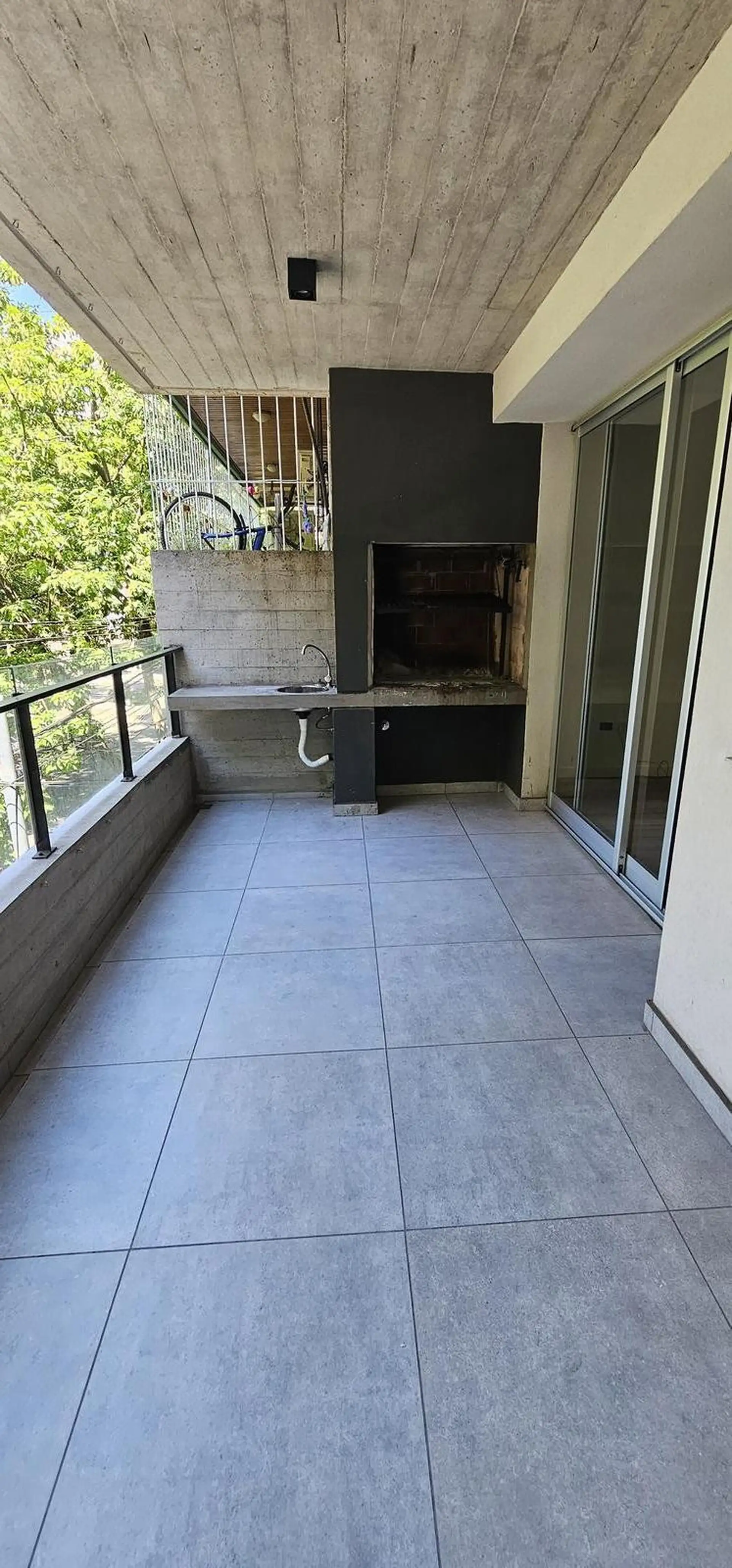 Departamento de 4 ambientes en Almagro con 3 dormitorios y cochera