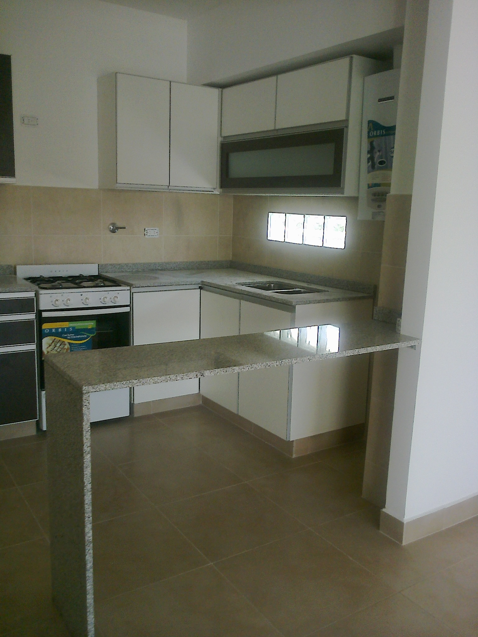 Three-room apartment with parking in Vicente López