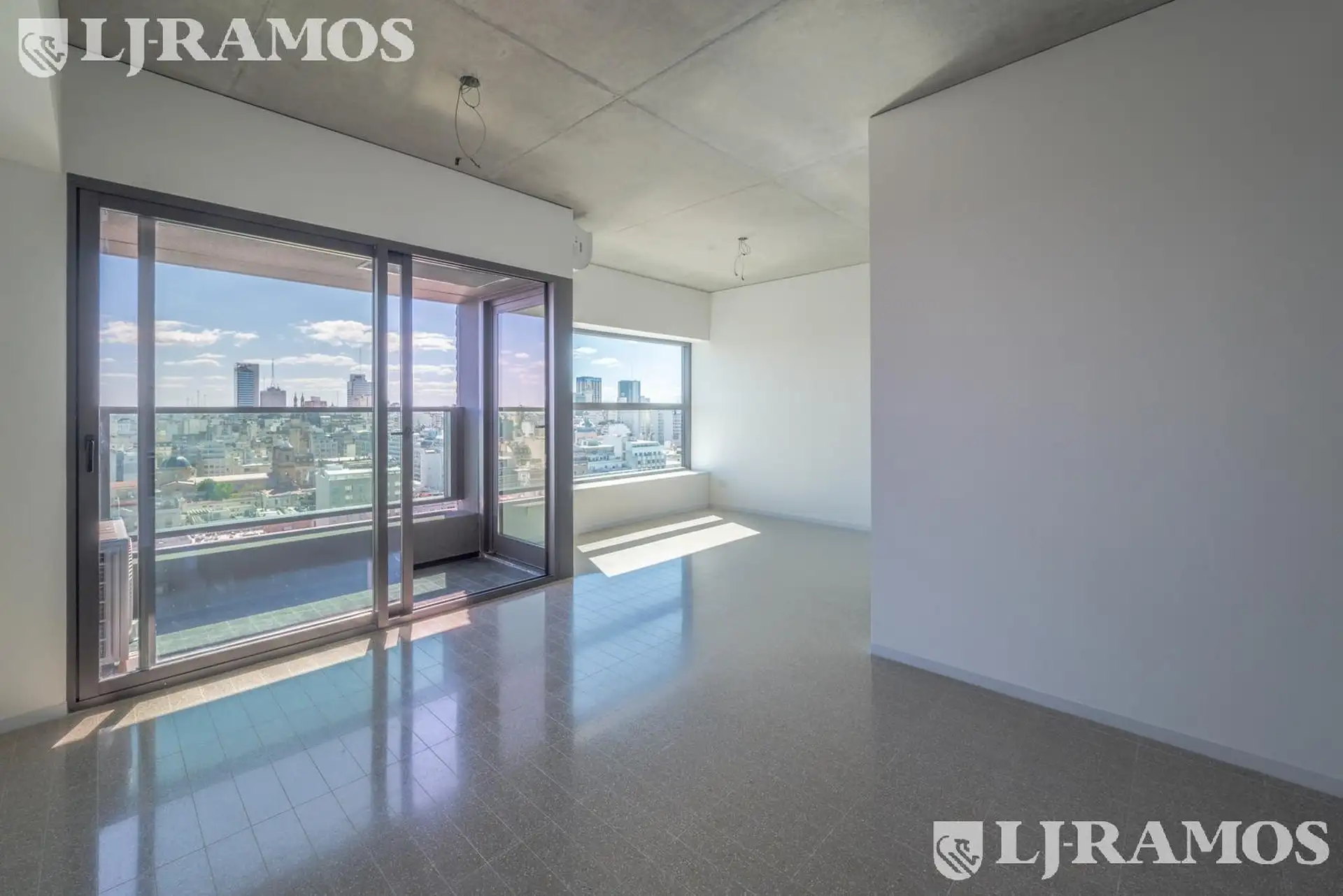 Monoambiente a estrenar con balcón en Puerto Madero