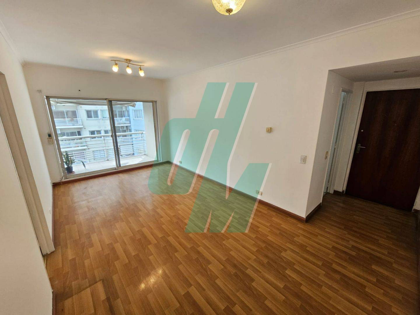 Departamento de 3 ambientes con balcón en Flores