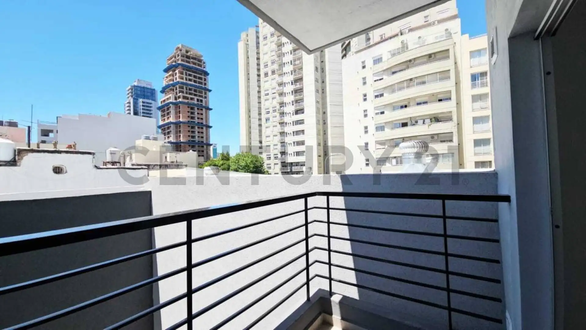 Brand new studio apartment in Almagro