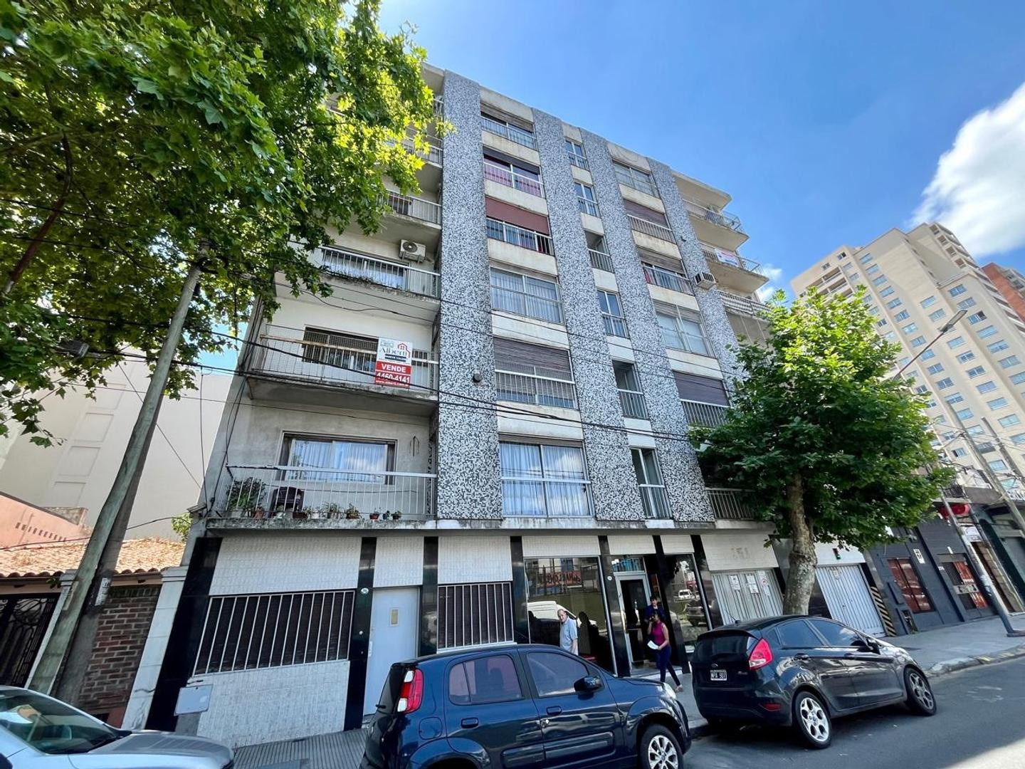 Departamento de 2 ambientes contrafrente en Ramos Mejía