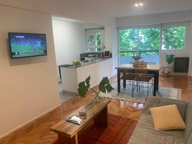 Apartamento de dois ambientes com 1 quarto e varanda em Palermo