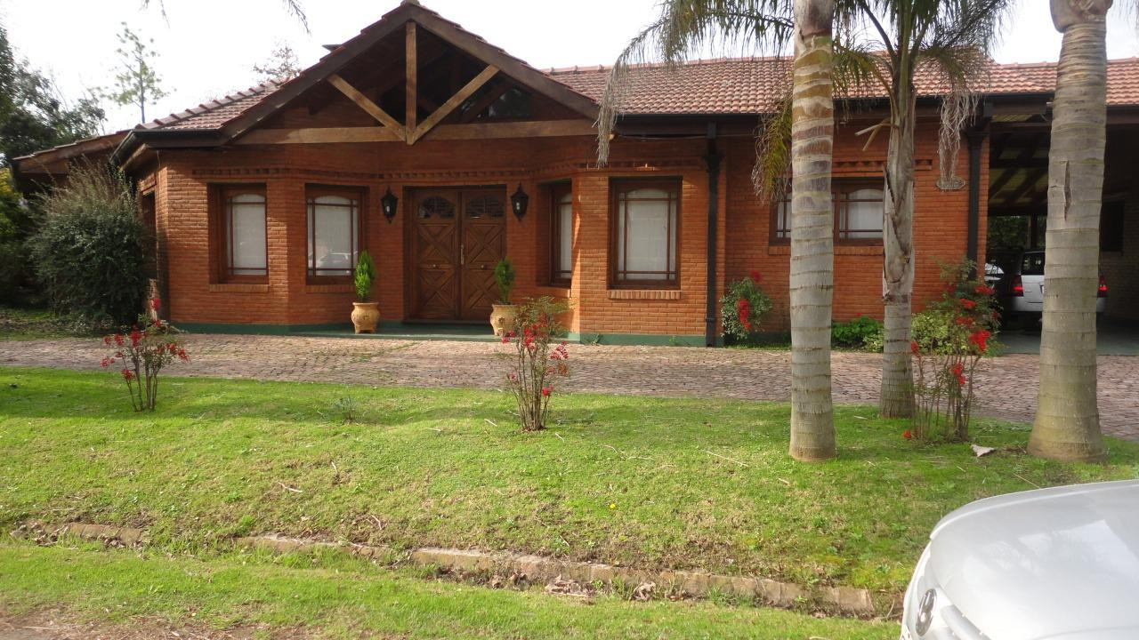 Three-bedroom house for rent in Los Cardales Country Club