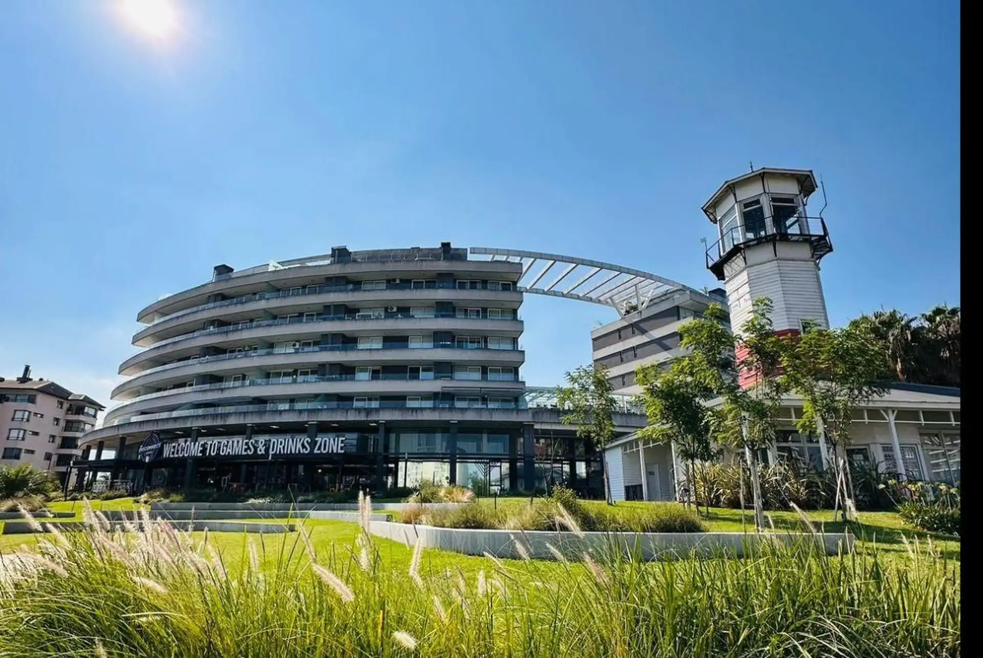 Two-room apartment with terrace and parking in Tigre