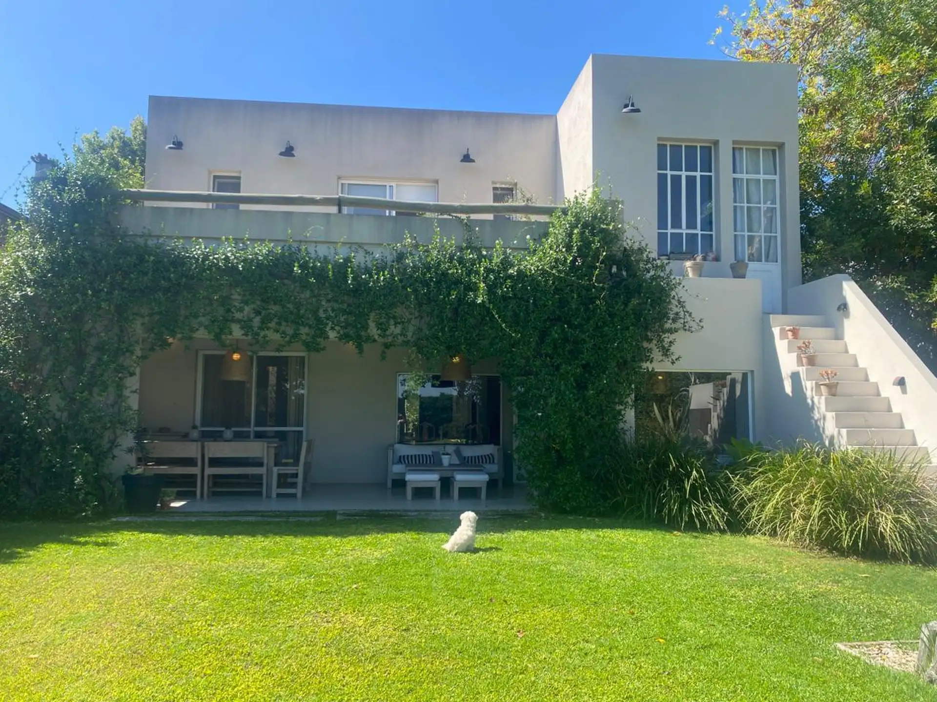 Casa amoblada de 3 dormitorios en Santa Bárbara, Tigre