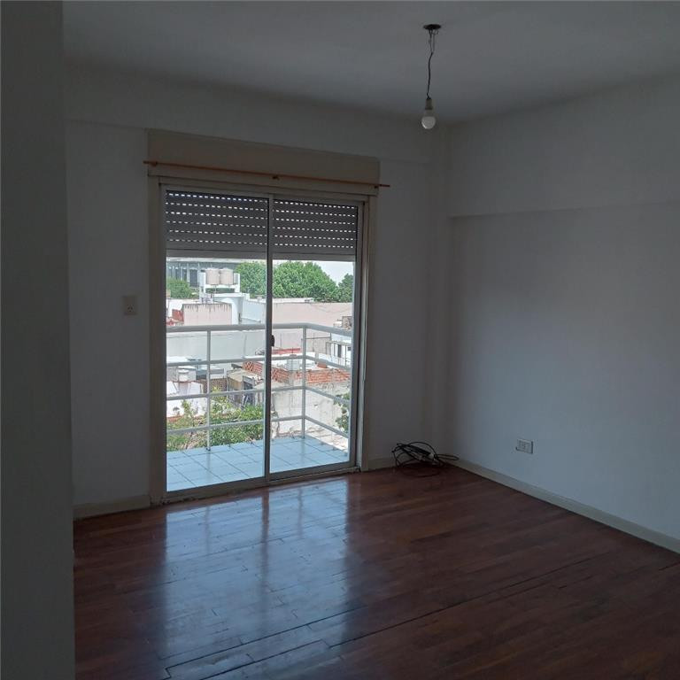 Apartamento de 2 ambientes, meio andar, em San Cristóbal