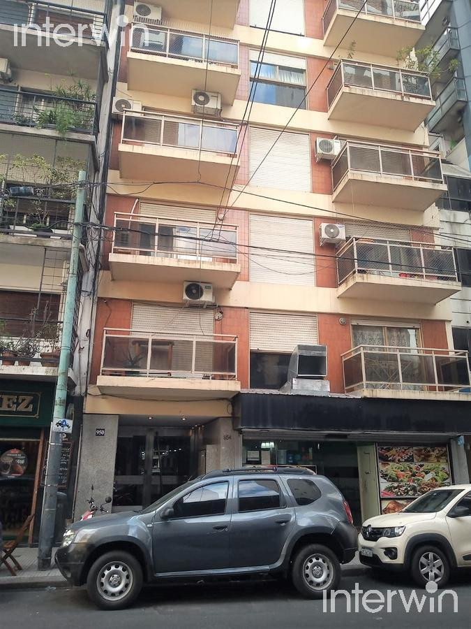 Departamento de 2 ambientes al frente con balcón en Retiro