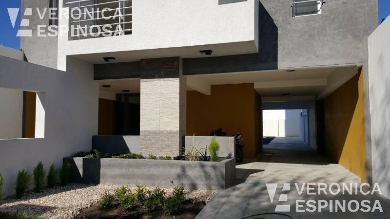 Apartamento de um ambiente de frente com varanda em Morón