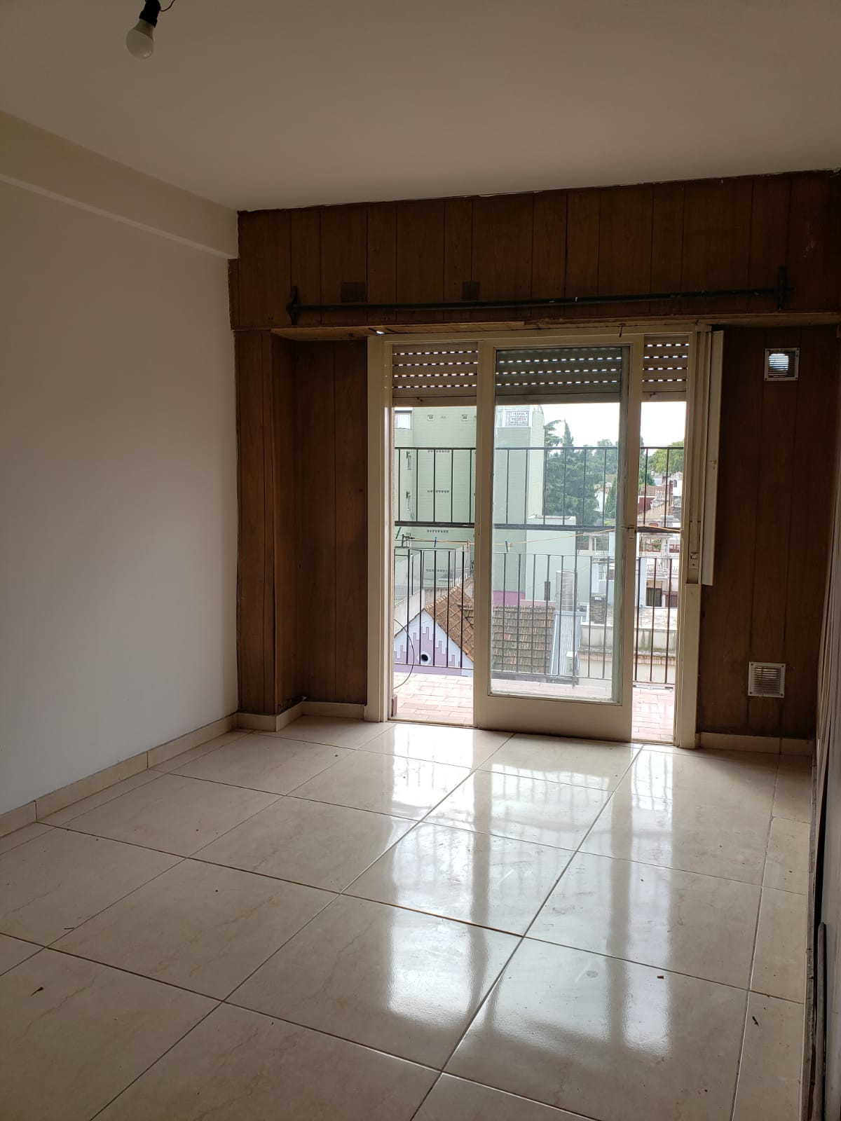 Departamento de 2 ambientes al frente en Ramos Mejía