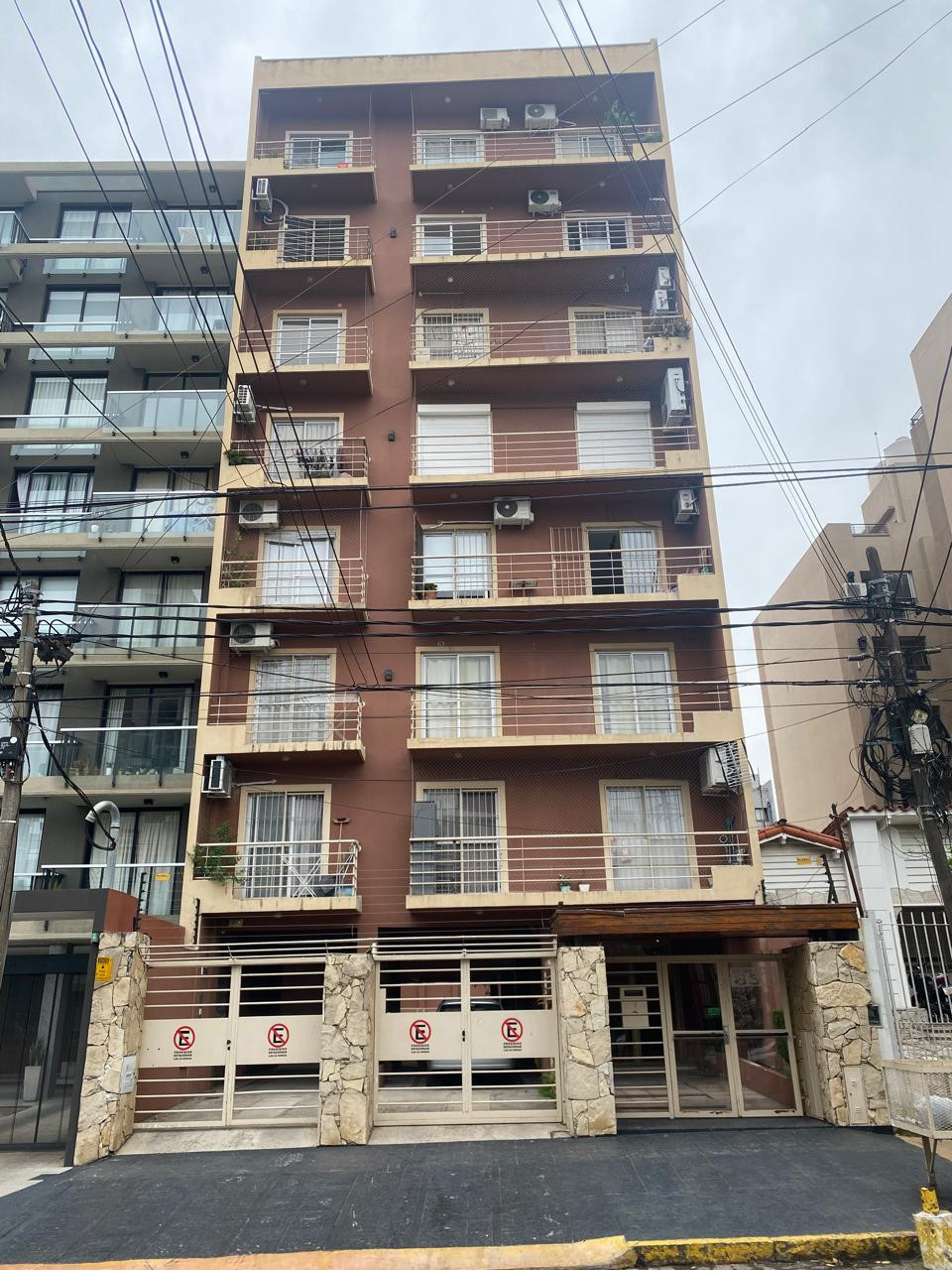 Departamento de 2 ambientes al frente en Morón Sur