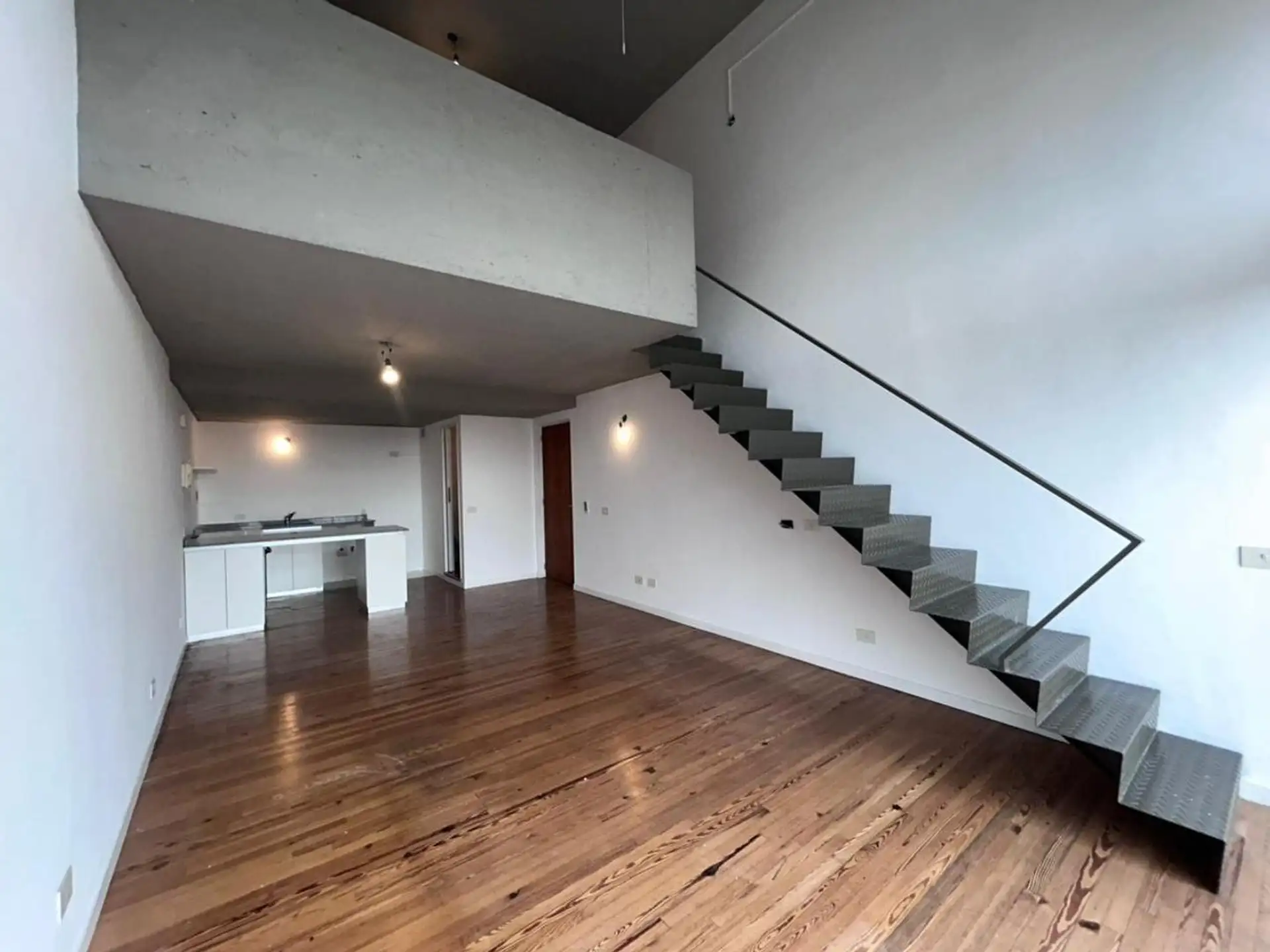 Dúplex de 2 ambientes con 1 dormitorio y cochera en Villa Urquiza