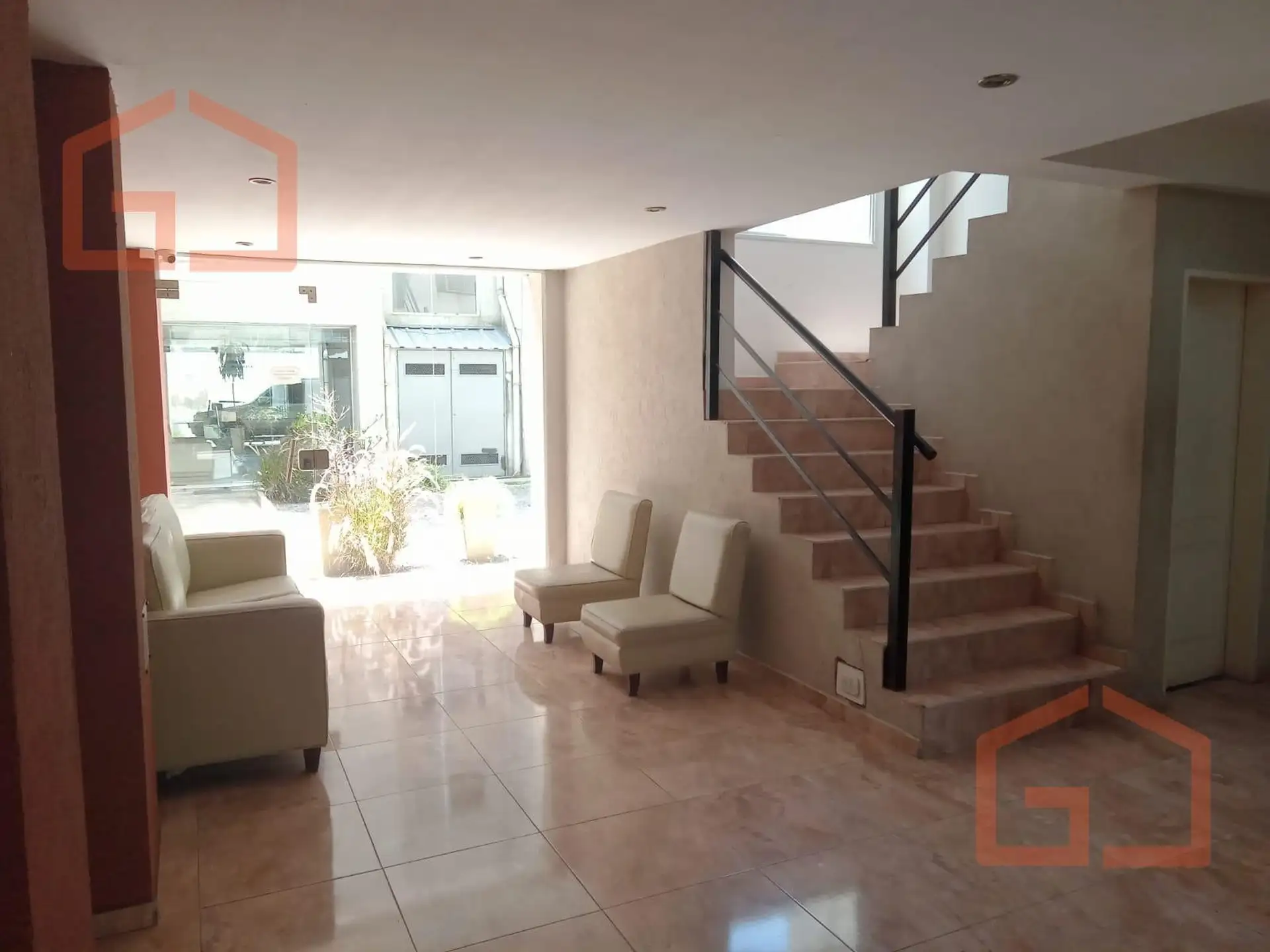 Departamento de 2 ambientes con cochera en Morón