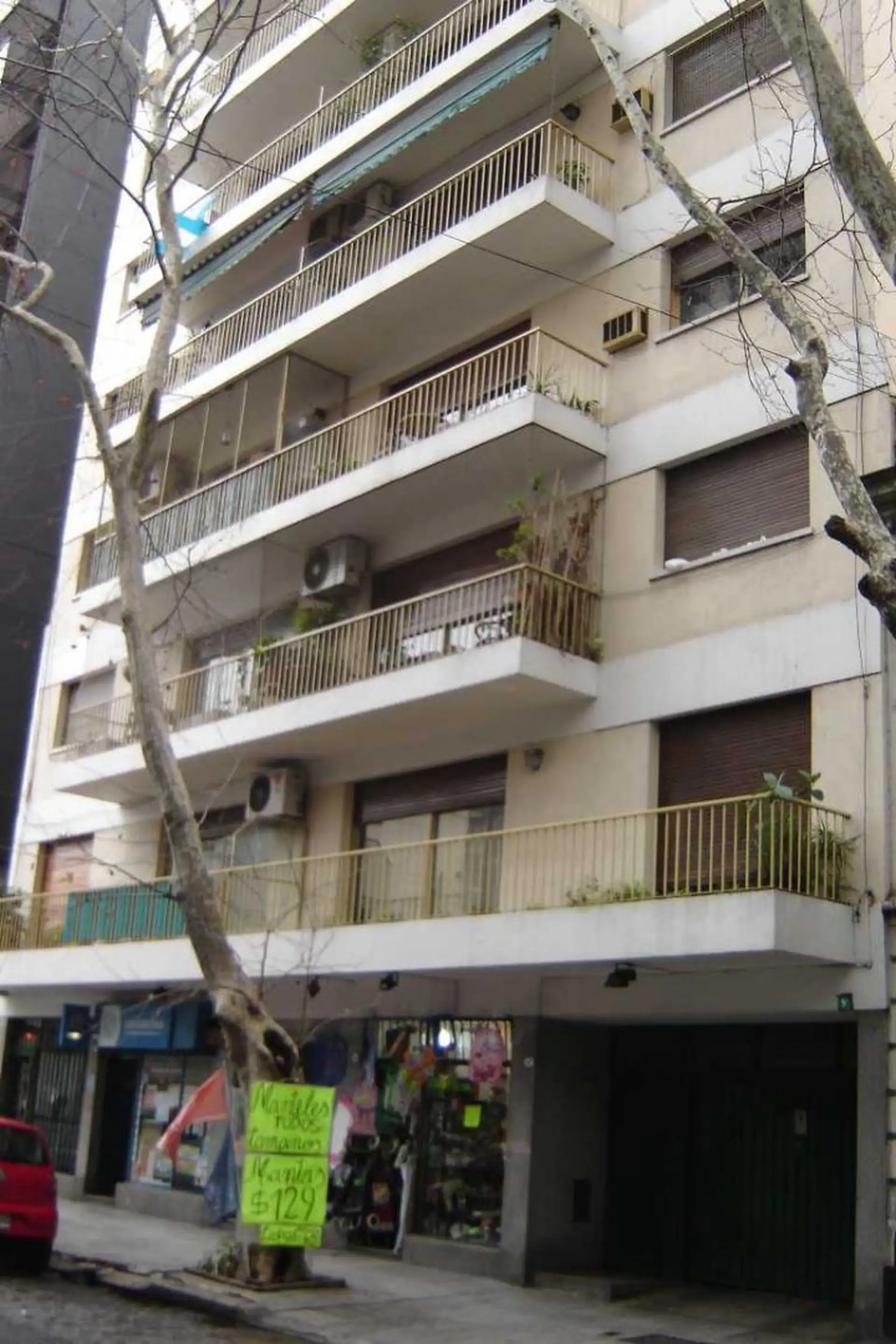 Apartamento de dois ambientes com 1 quarto em Barracas