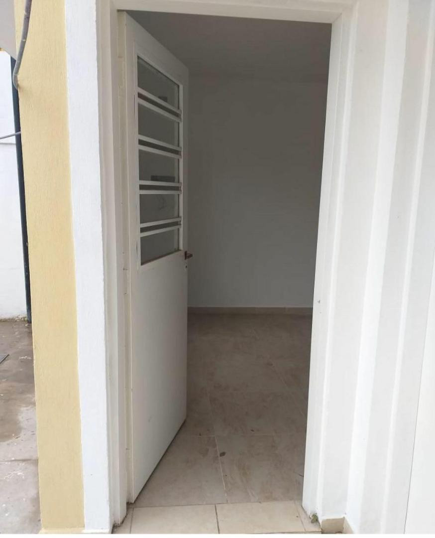 Apartamento de 2 ambientes no 1º andar em Martin Coronado