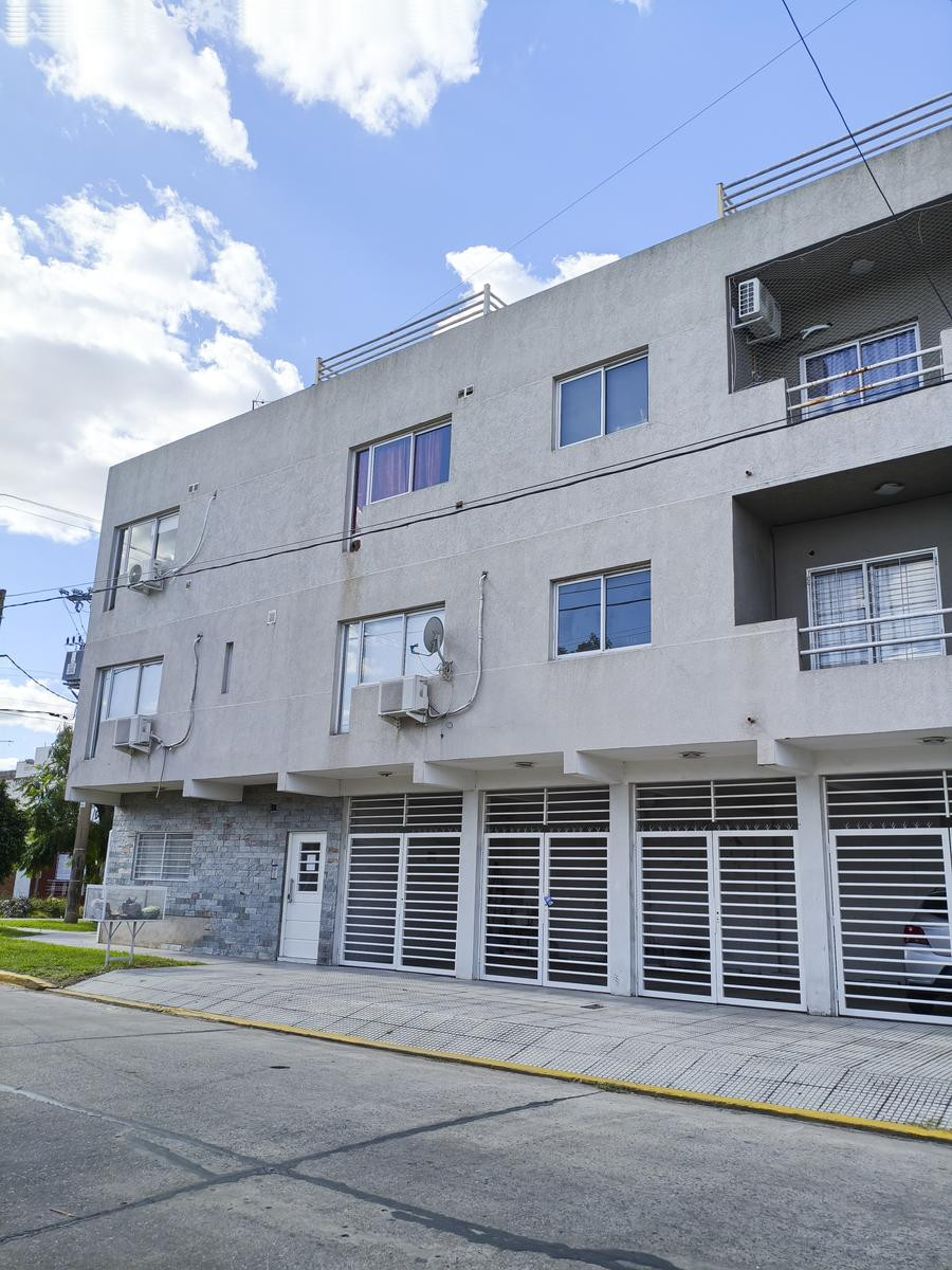 Two-room apartment with parking in Villa Luzuriaga