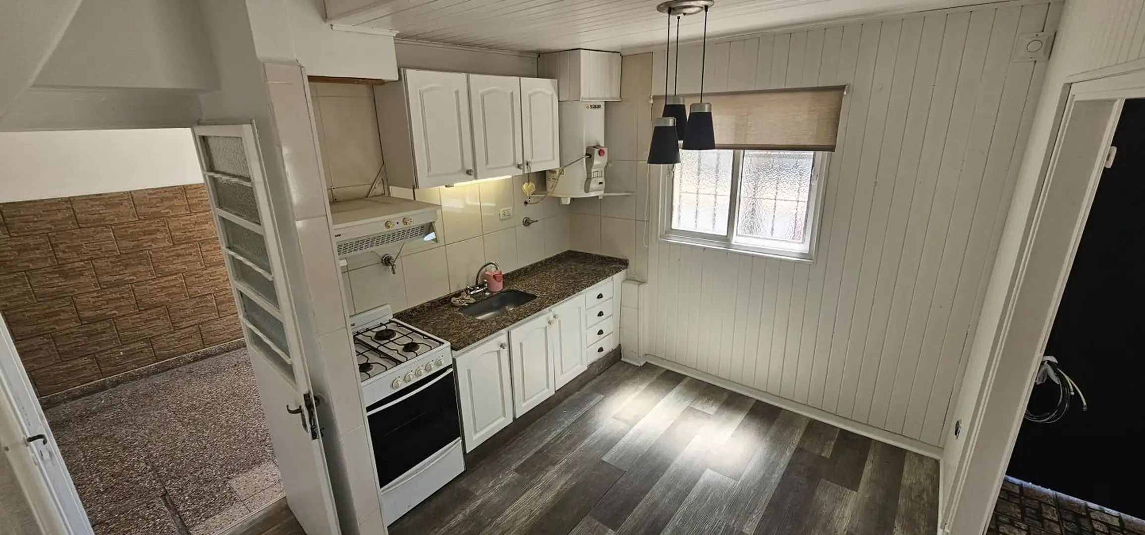 Casa dúplex de 3 ambientes con cochera en Villa Adelina