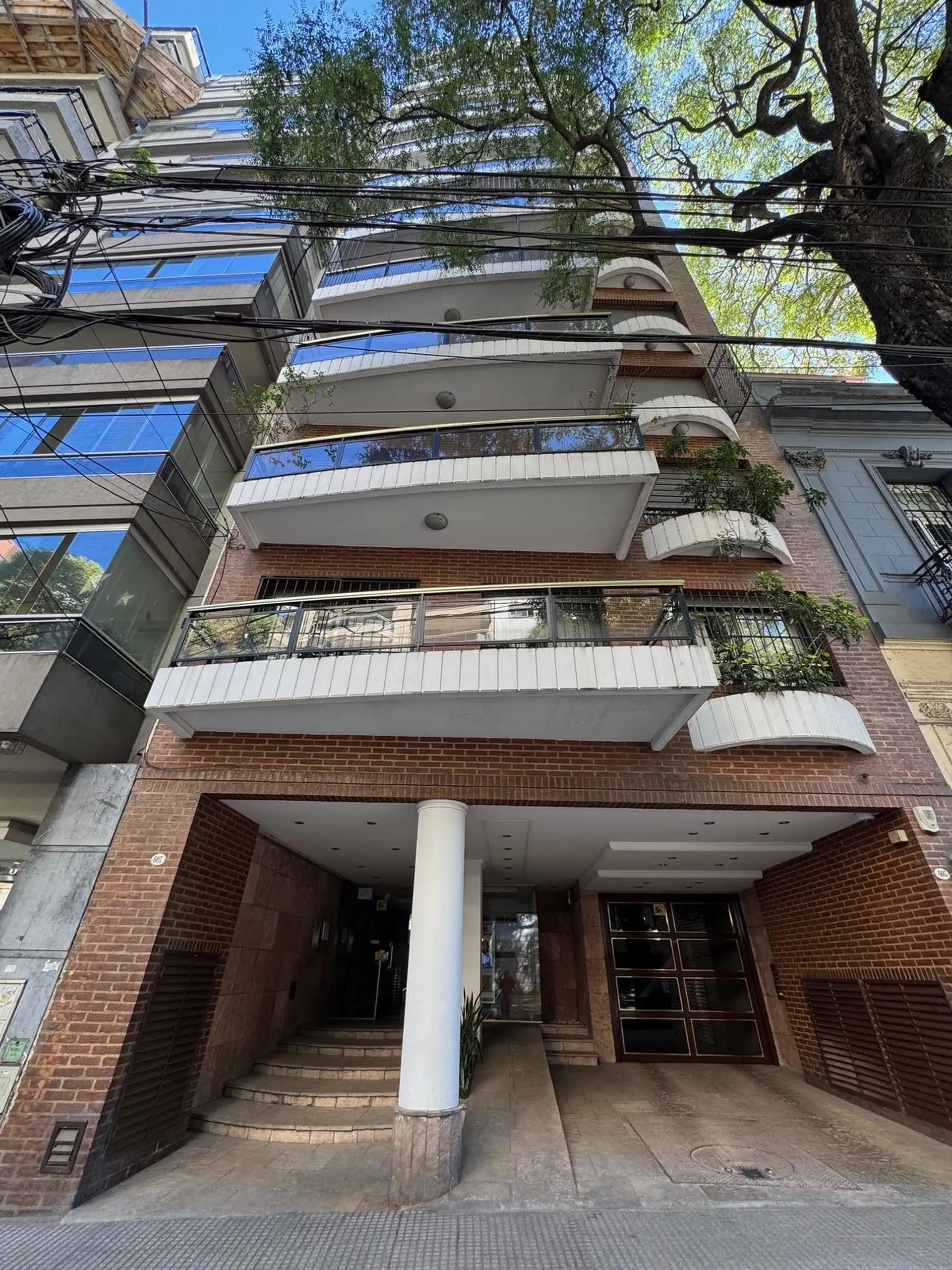 Apartamento de três ambientes com 2 dormitórios e vaga fixa em Caballito