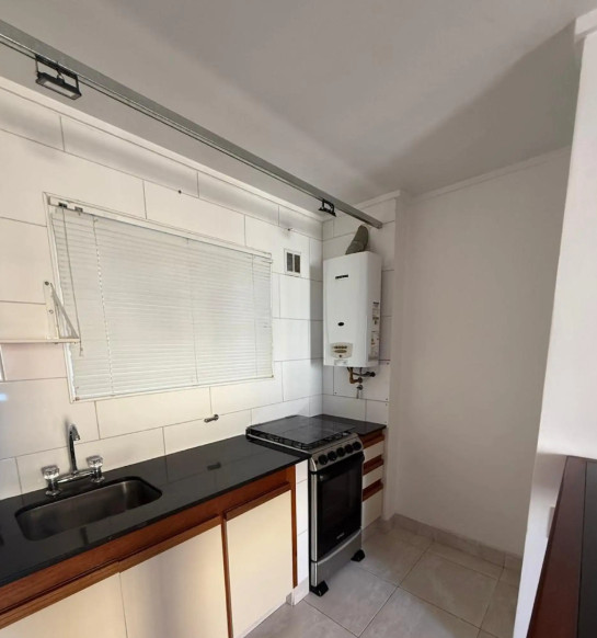 Departamento de 3 ambientes con 2 dormitorios en Plaza Italia