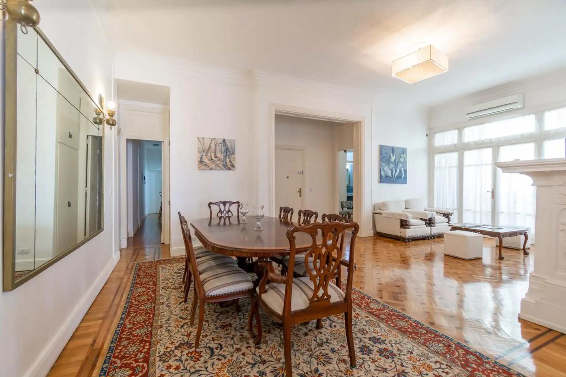 Аренда на время: четырёхкомнатная квартира в Retiro с четырьмя спальнями и террасой