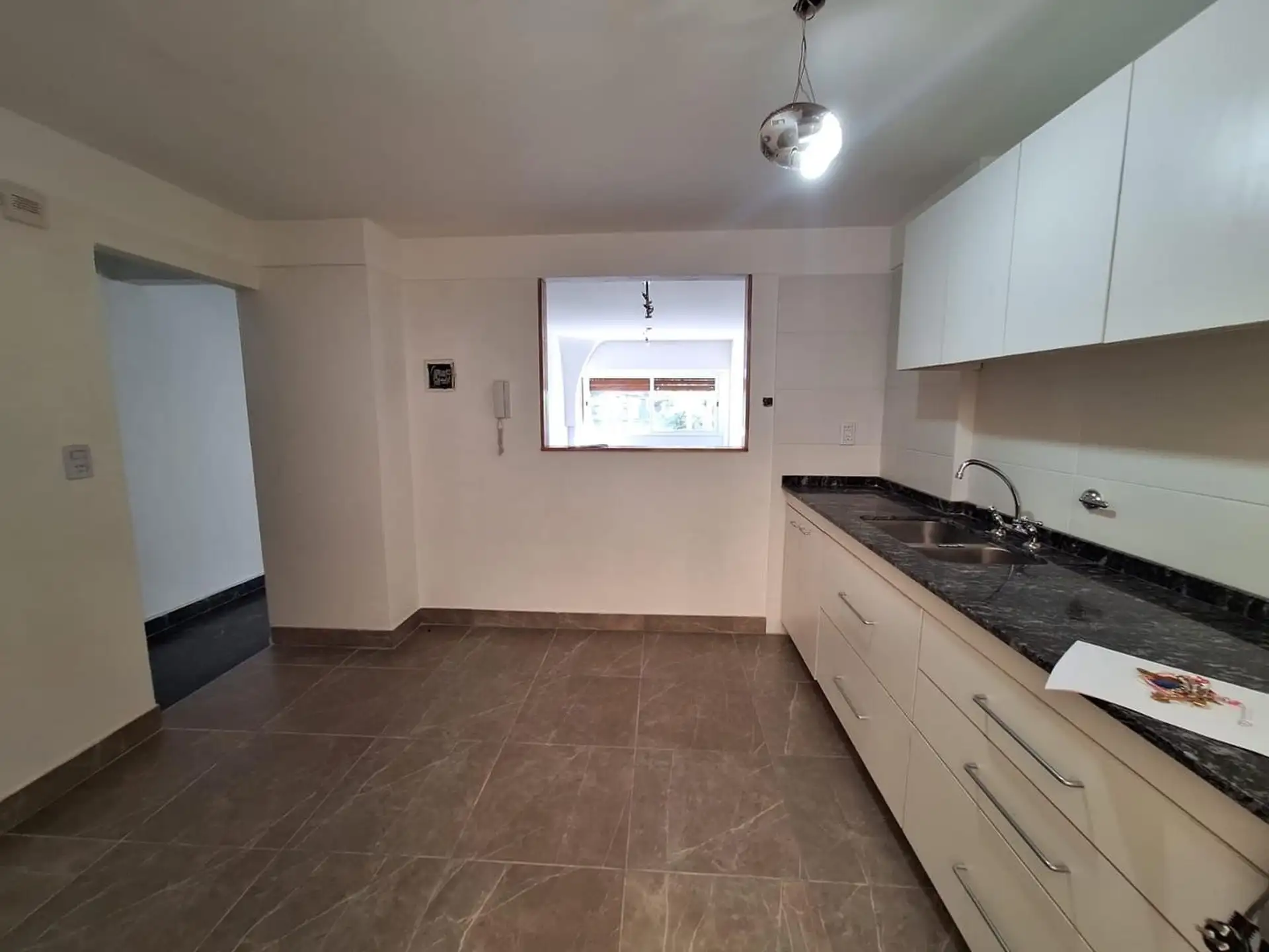 Refurbished three-bedroom apartment in Núñez