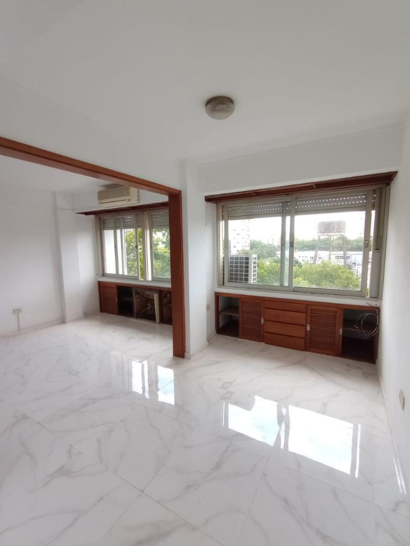 Apartamento de 2 dormitórios de frente em La Plata
