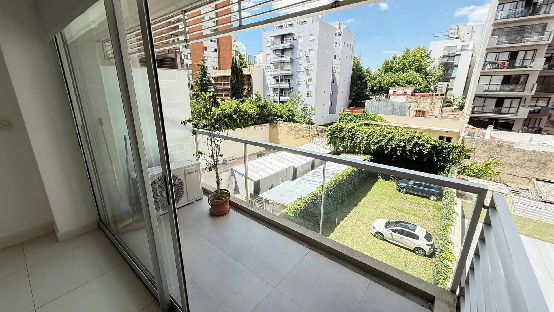 Kitnet de 1 ambiente com vaga e varanda em Belgrano