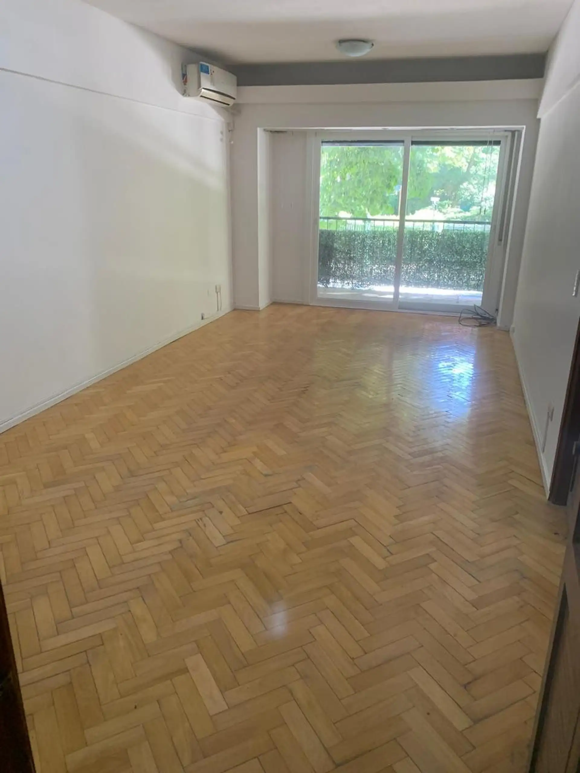 Apartamento de três ambientes com dependência em Palermo