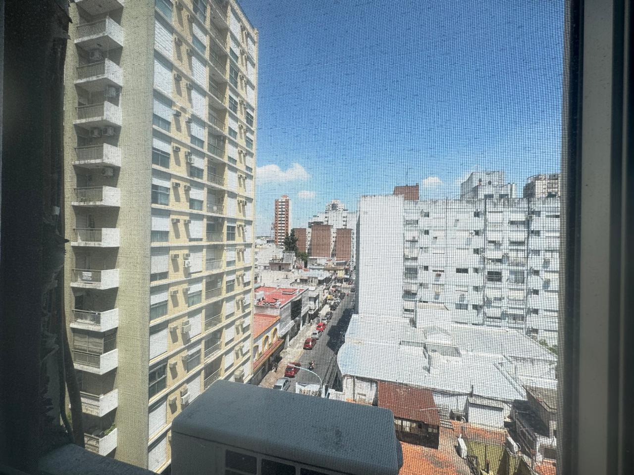 Departamento de 3 ambientes con cochera en Quilmes