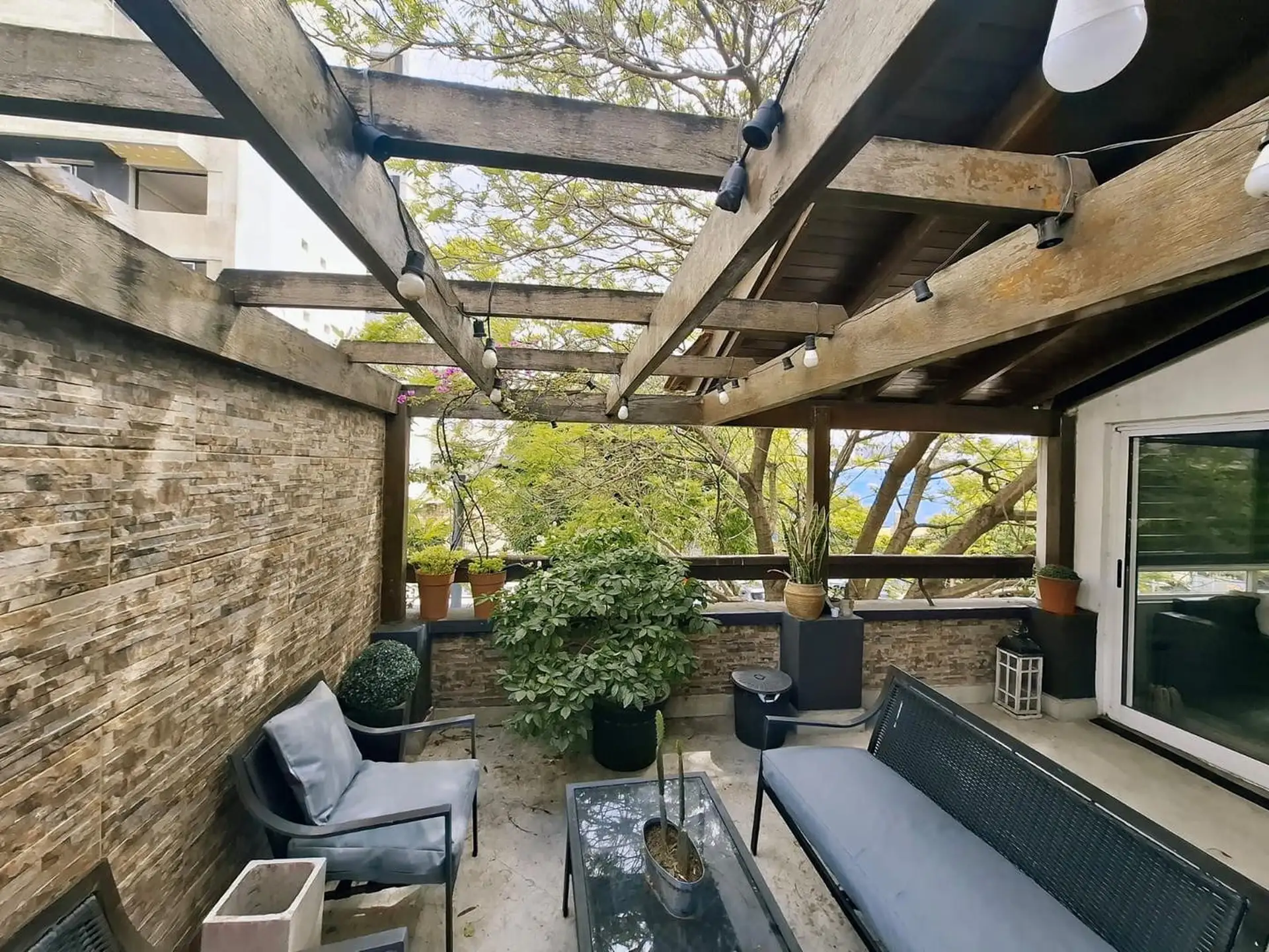 Коммерческий дом на участке в Caballito с террасой и зоной гриля