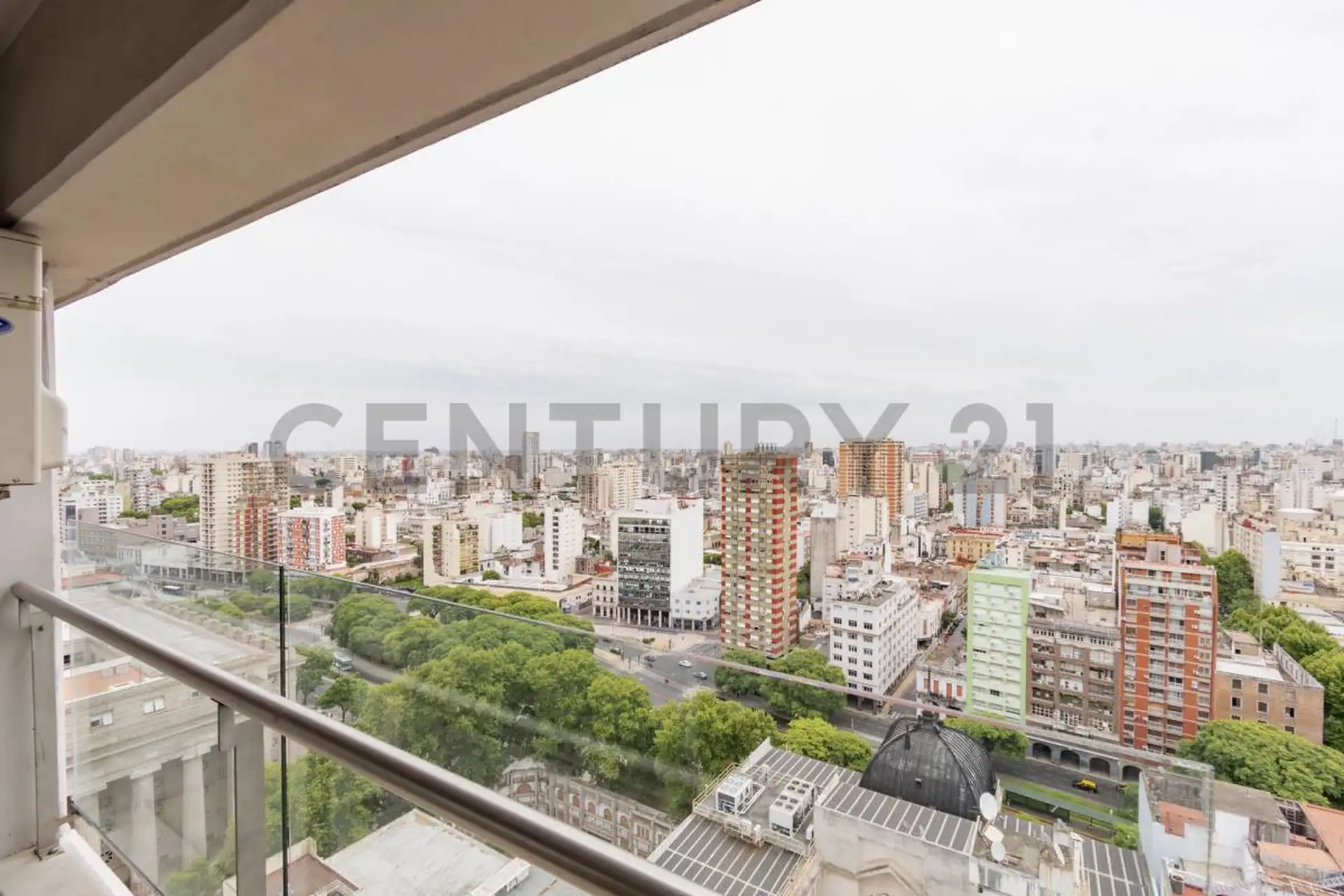 Kitnet dividível de 1 quarto no San Telmo com varanda e ar-condicionado